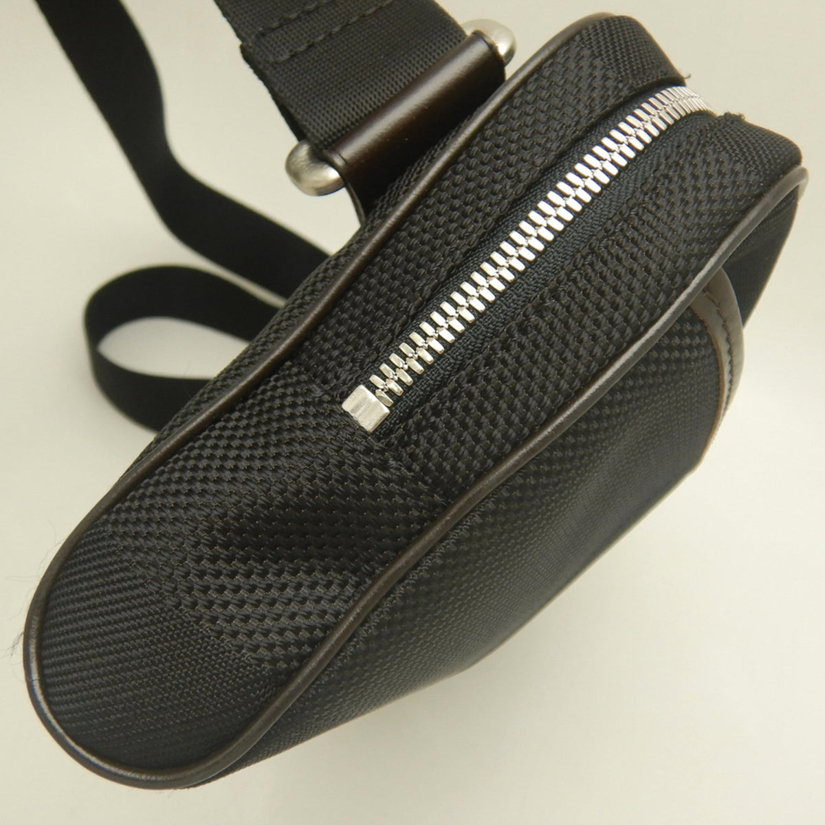 Louis Vuitton Noir Damier Geant Sling Bag (Pre-Owned)
