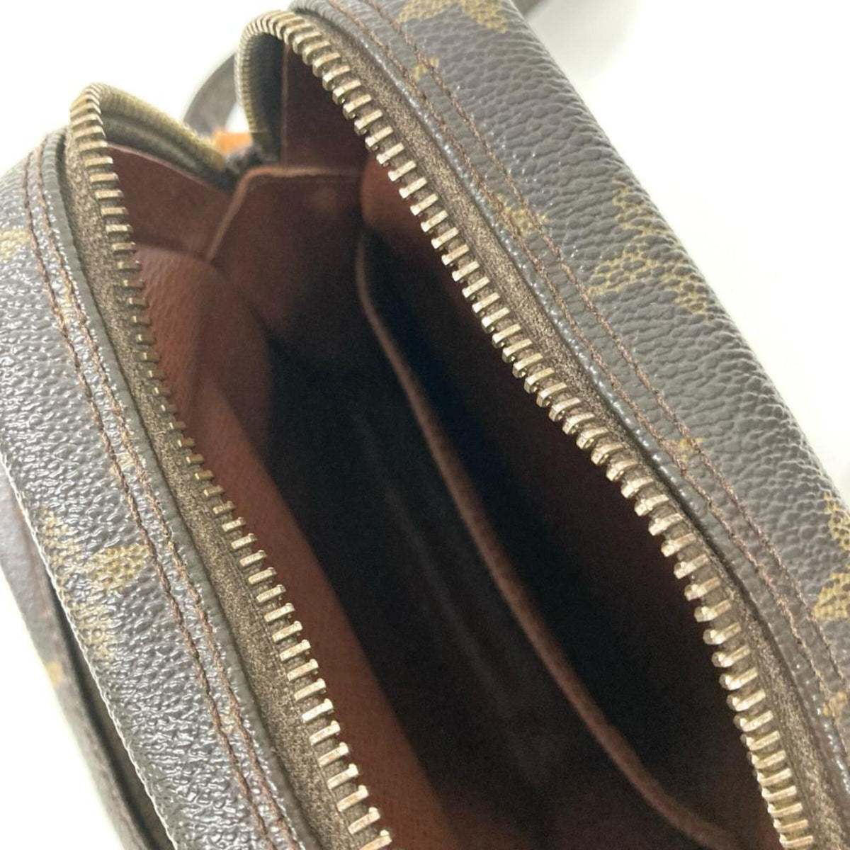 Louis Vuitton Brown Monogram Shoulder Bag (Pre-Owned)