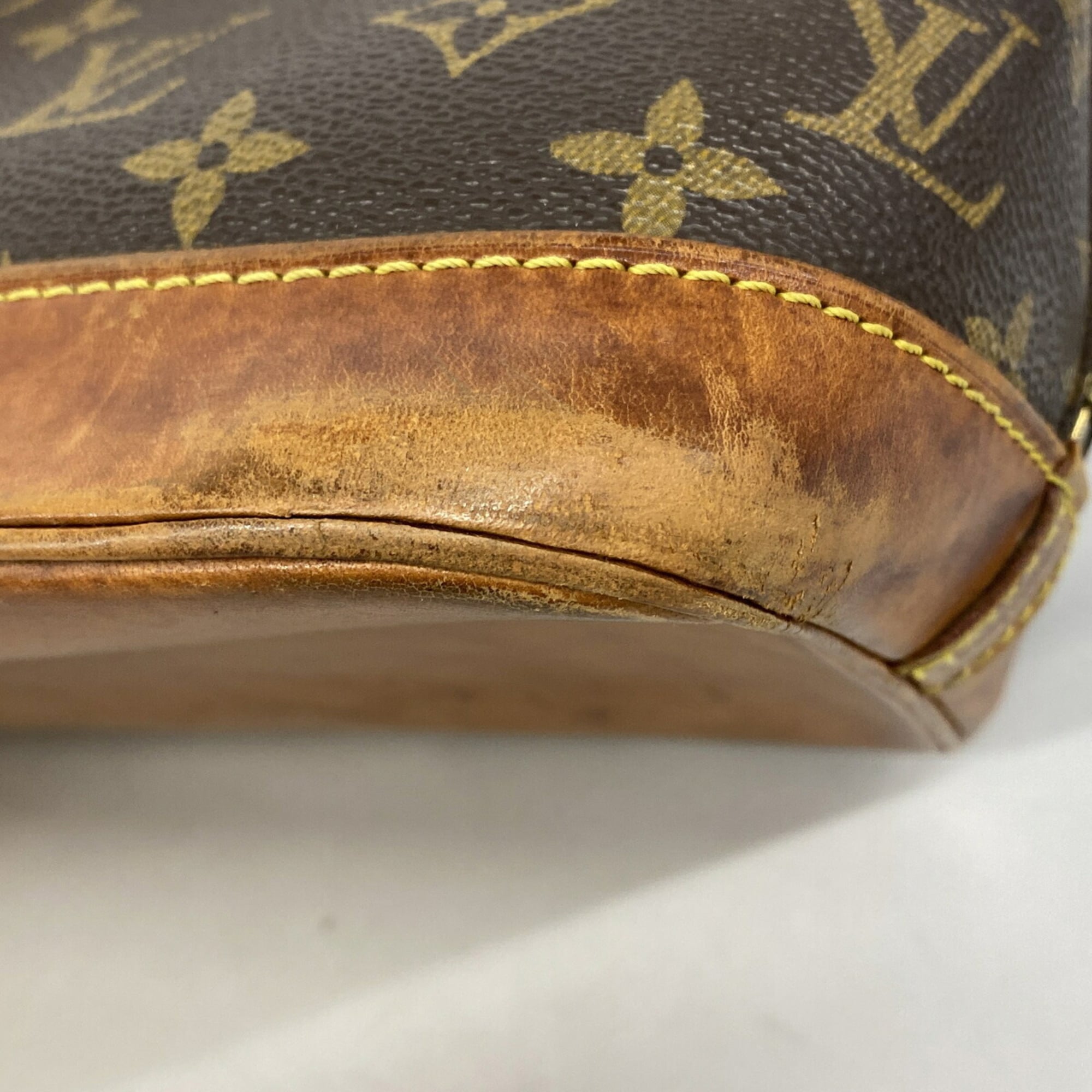 Louis Vuitton Brown Handbag (Pre-Owned)