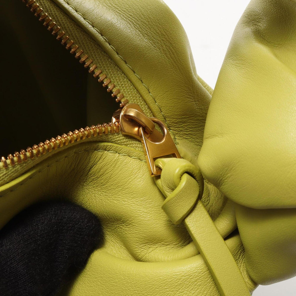 Bottega Veneta Green Leather Handbag (Pre-Owned)