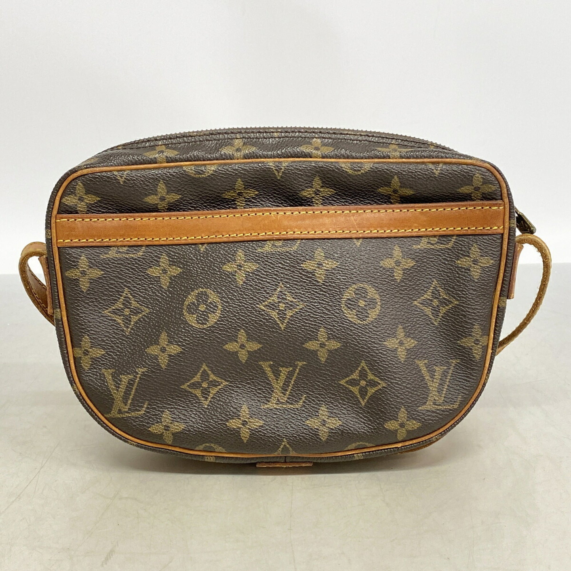 Louis Vuitton Brown Shoulder Bag (Pre-Owned)