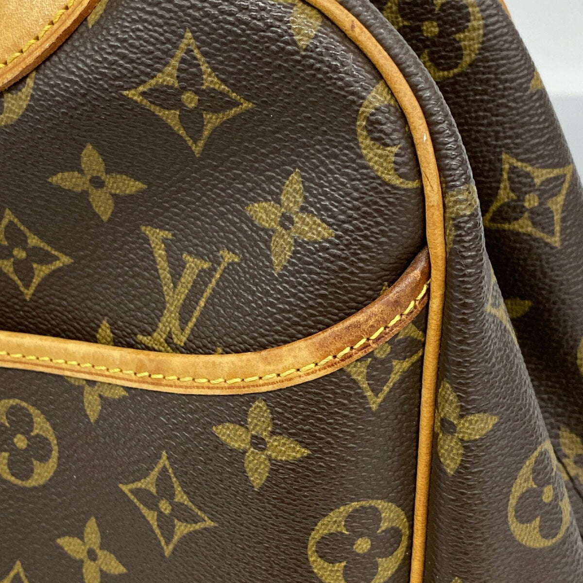 Louis Vuitton Brown Handbag (Pre-Owned)