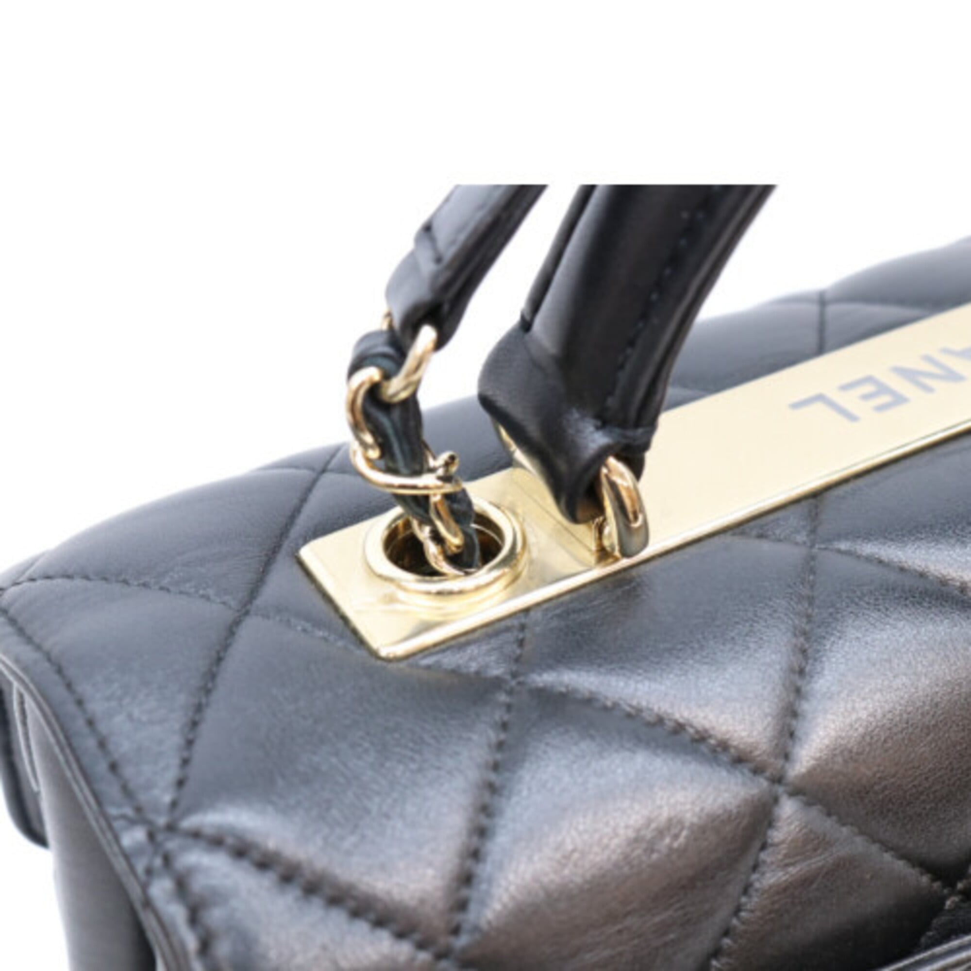 Chanel Black Leather Shoulder Bag (Pre-Owned)