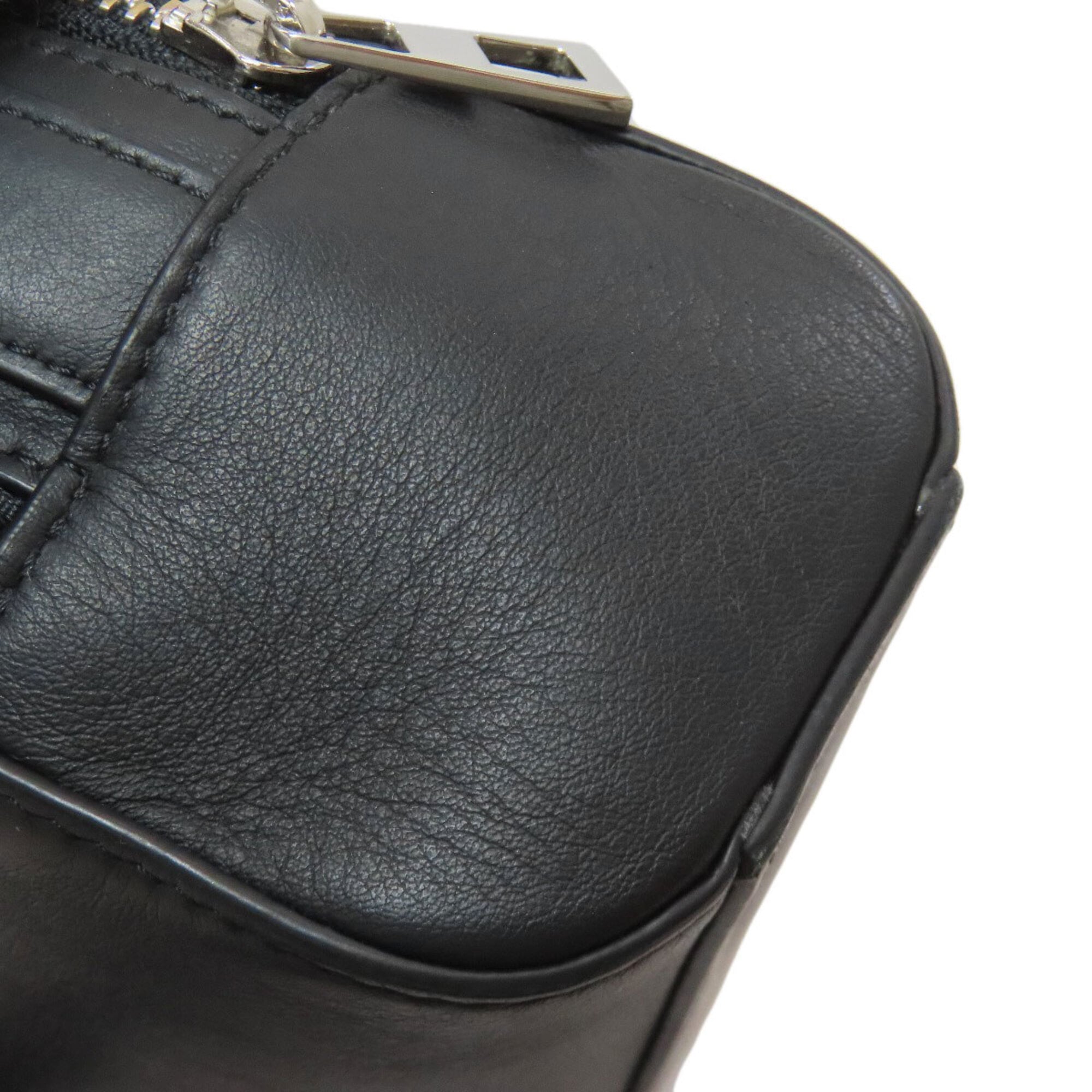 Loewe Black Leather Shoulder Bag (Pre-Owned)