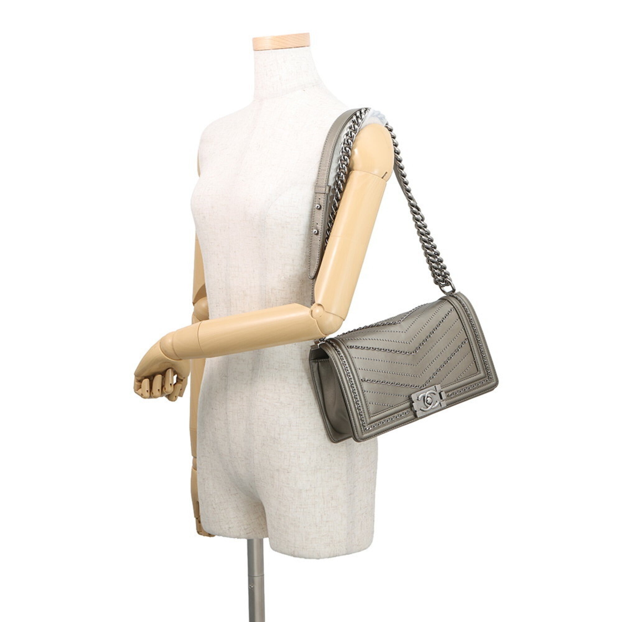 Chanel Metallic Gray Leather Handbag Shoulder Bag (Pre-Owned)