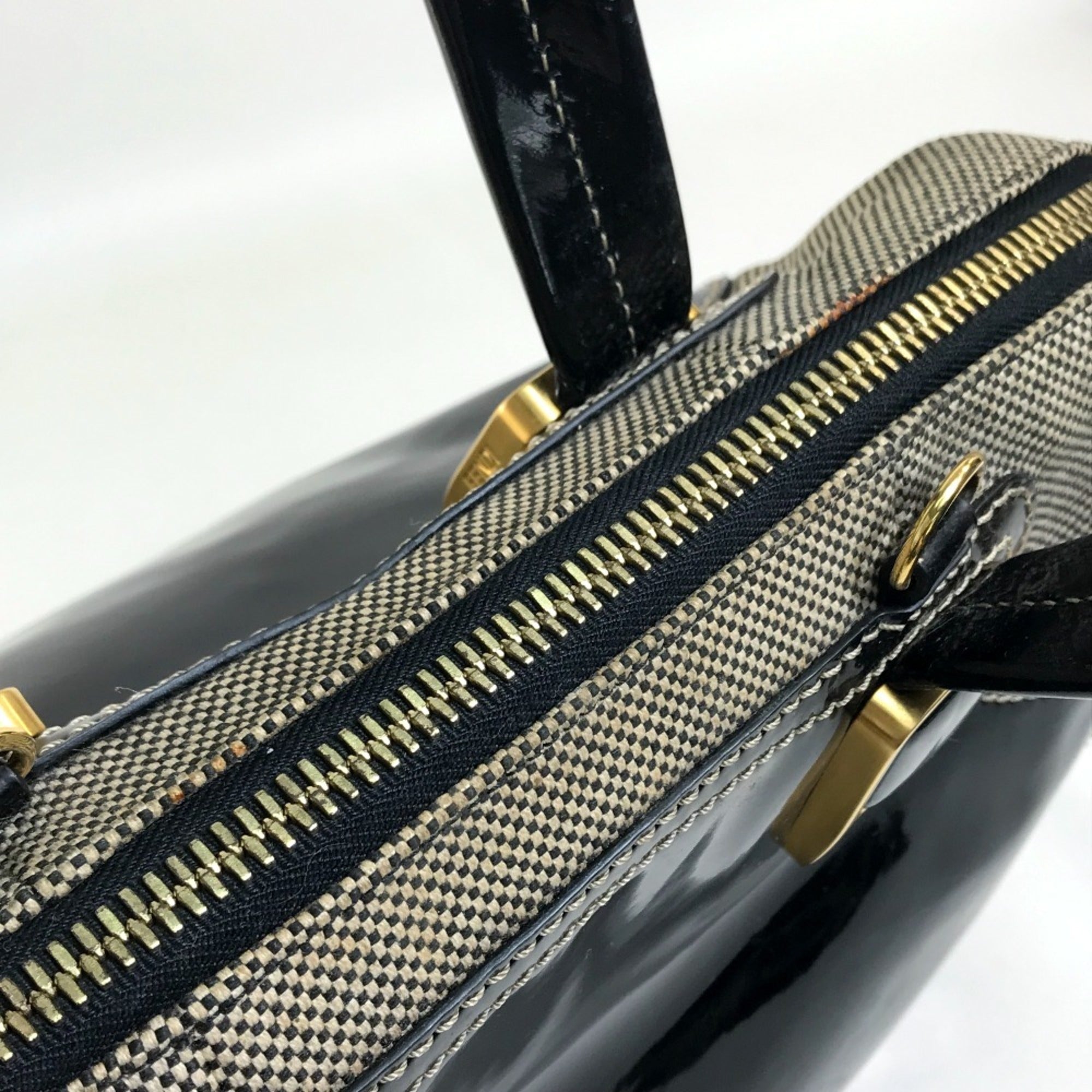 Fendi Chameleon Black Canvas Patent Leather Handbag Shoulder Bag (Pre-Owned)