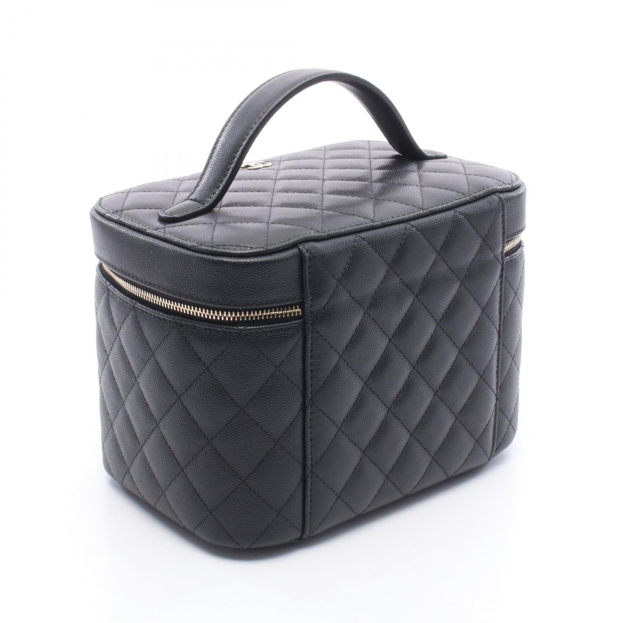 Chanel Matelasse Black Grained Calfskin Handbag (Pre-Owned)