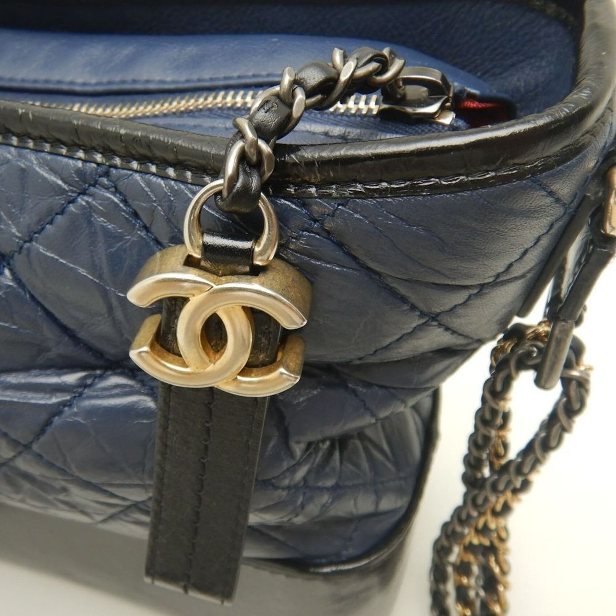 Chanel Black Navy Leather Shoulder Bag (Pre-Owned)