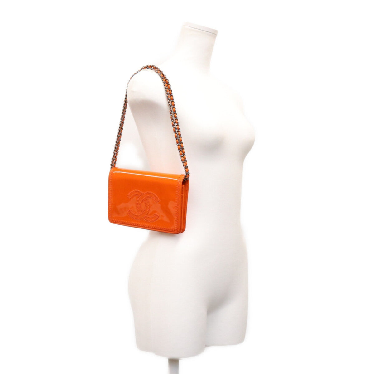 Chanel Orange Leather Shoulder Bag (Pre-Owned)