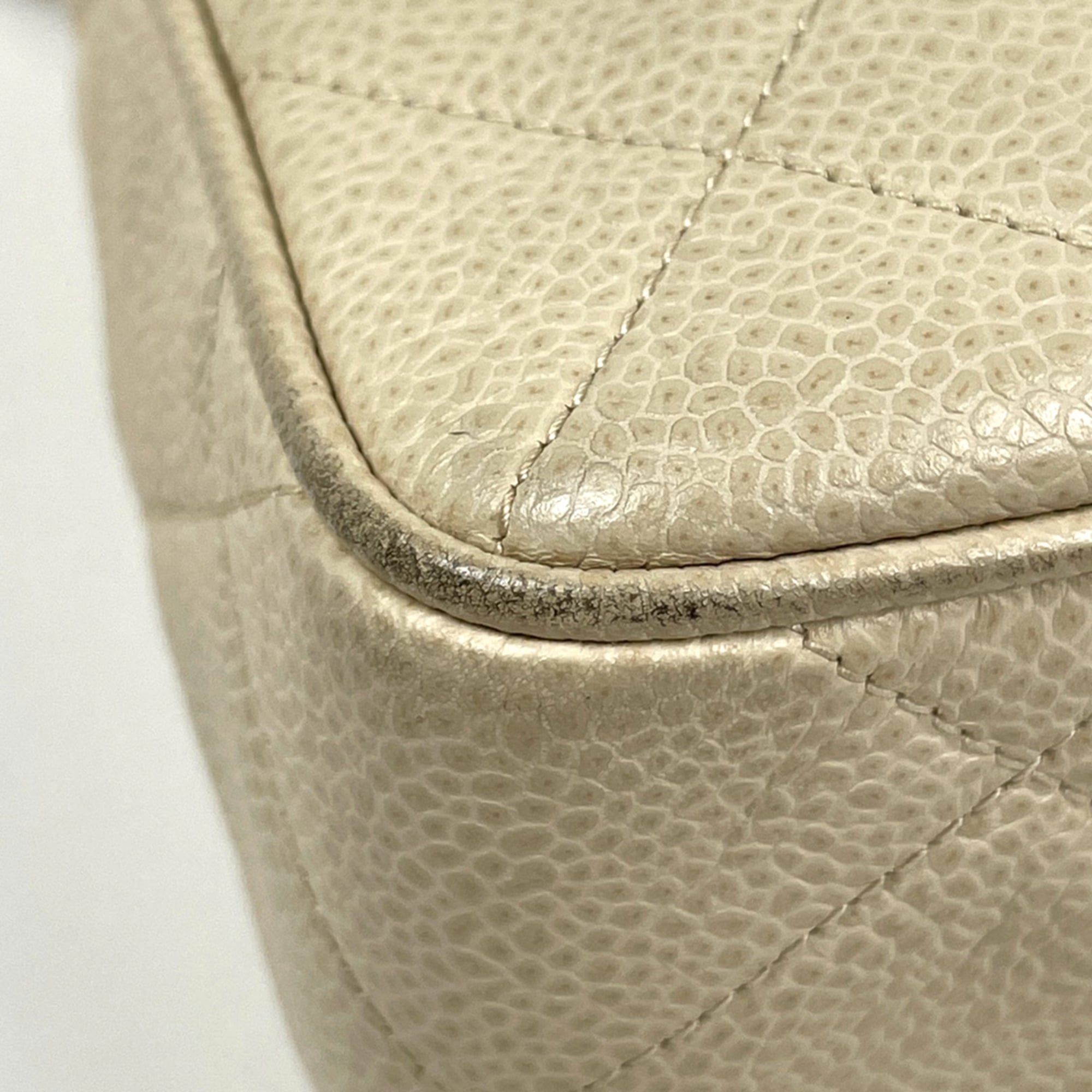 Chanel Matelasse Cream Leather Shoulder Bag (Pre-Owned)