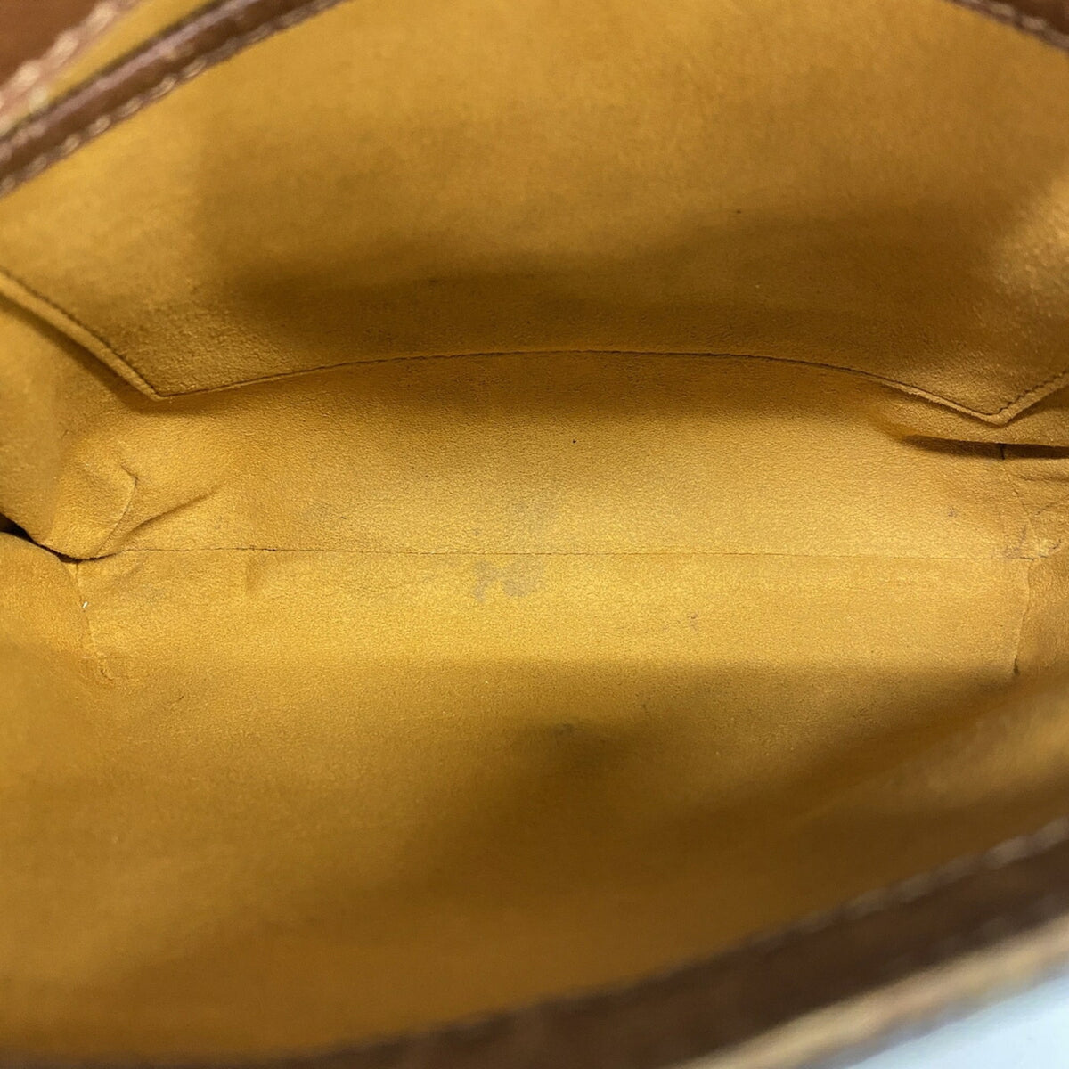 Louis Vuitton Brown Shoulder Bag (Pre-Owned)