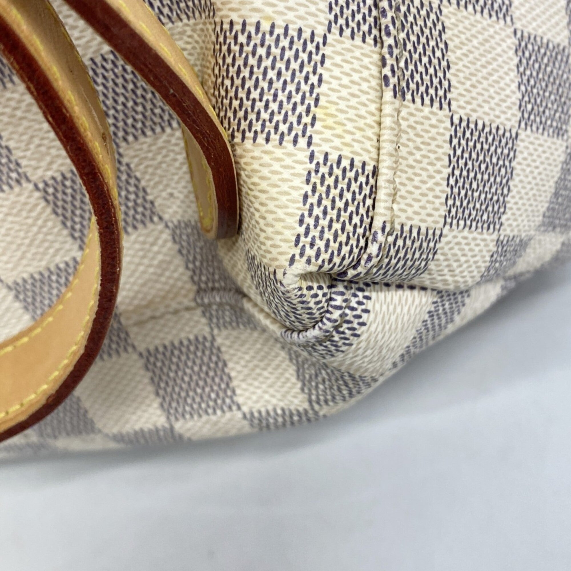 Louis Vuitton White Backpack (Pre-Owned)