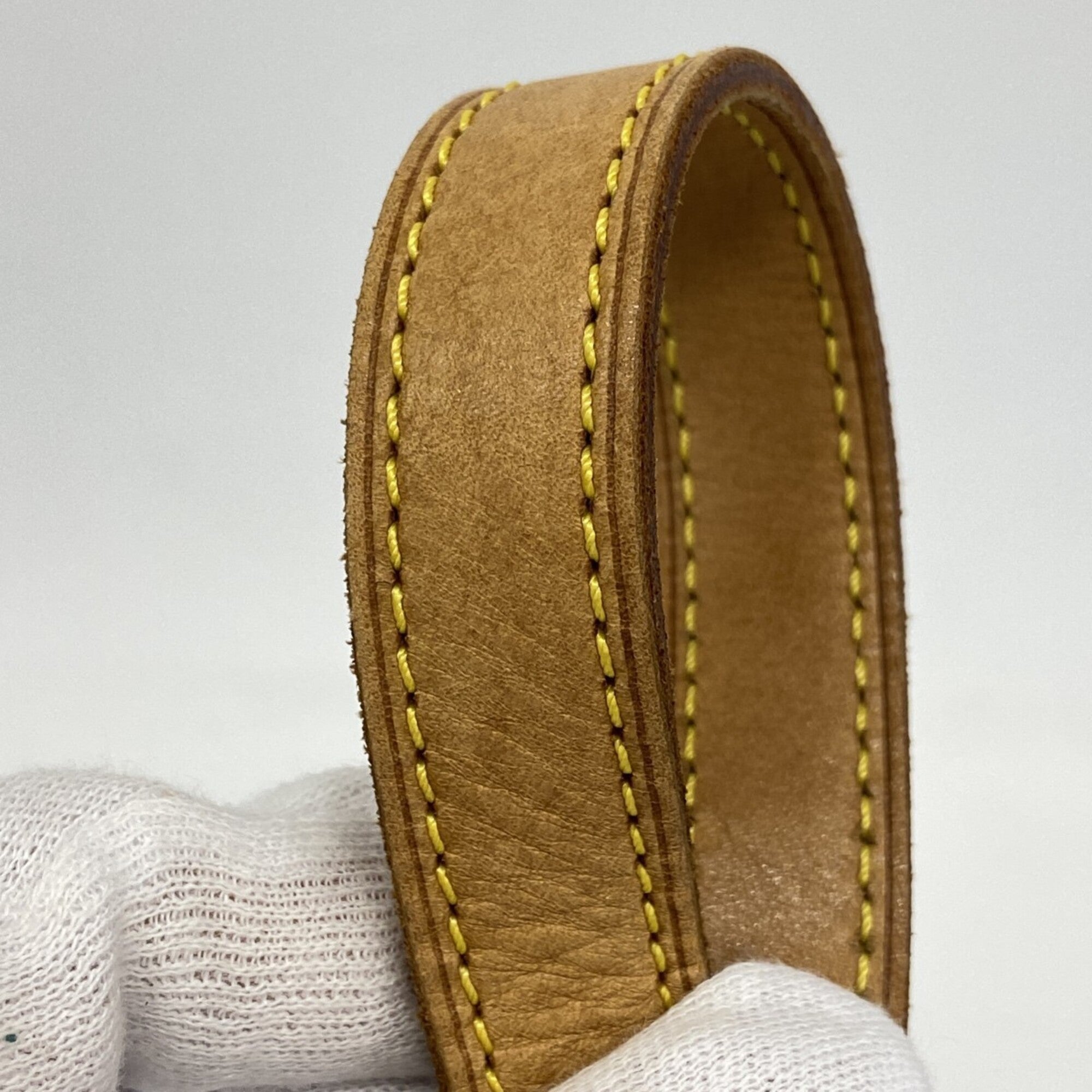 Louis Vuitton Brown Shoulder Bag (Pre-Owned)