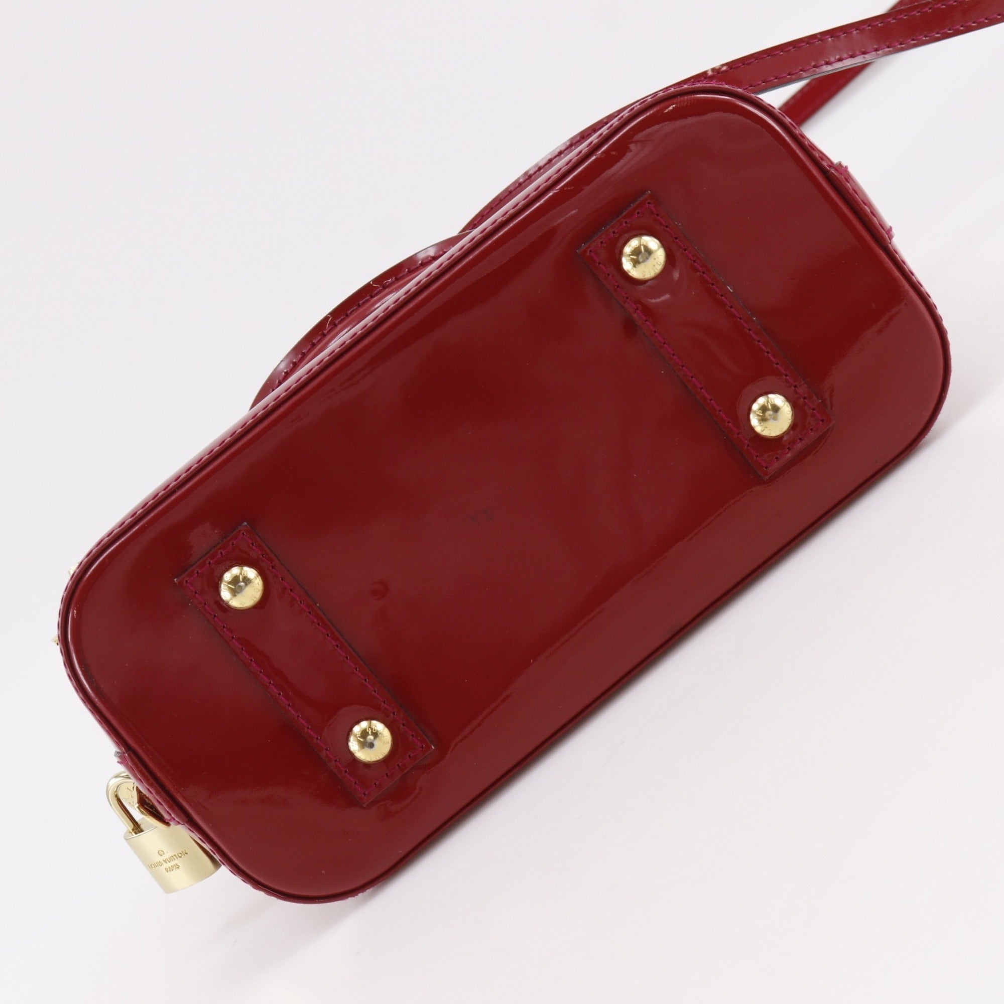 Louis Vuitton Pomme D'amour Red Color Monogram Vernis Handbag (Pre-Owned)