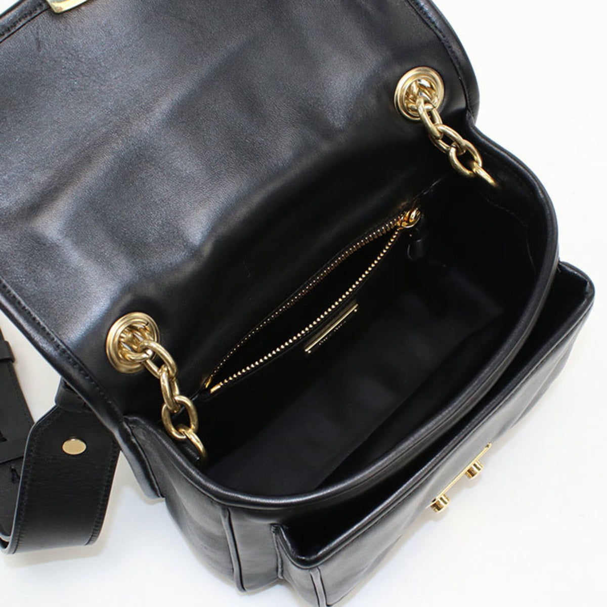 Miu Miu Black Leather Shoulder Bag (Pre-Owned)