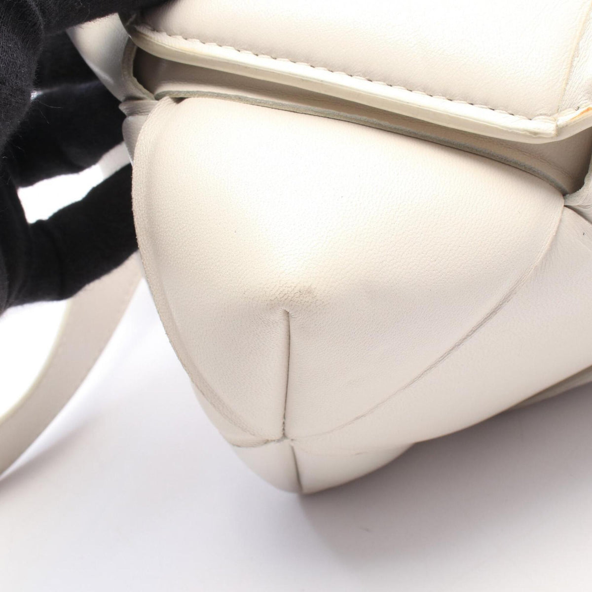 Bottega Veneta White Leather Handbag Shoulder Bag (Pre-Owned)