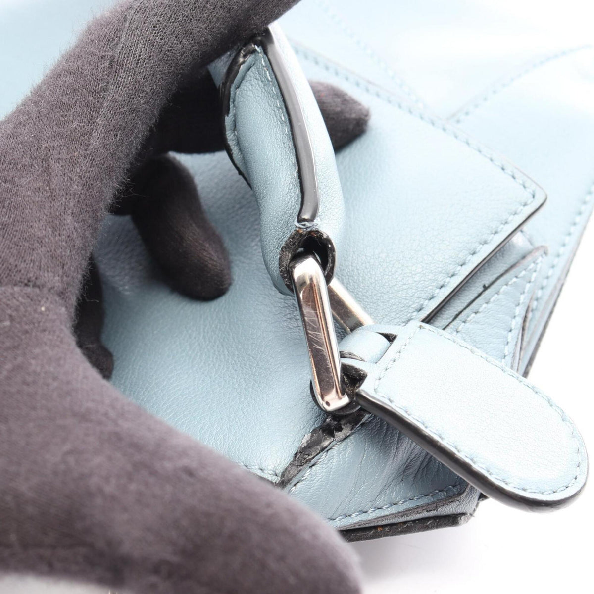 Loewe Blue Leather Handbag (Pre-Owned)