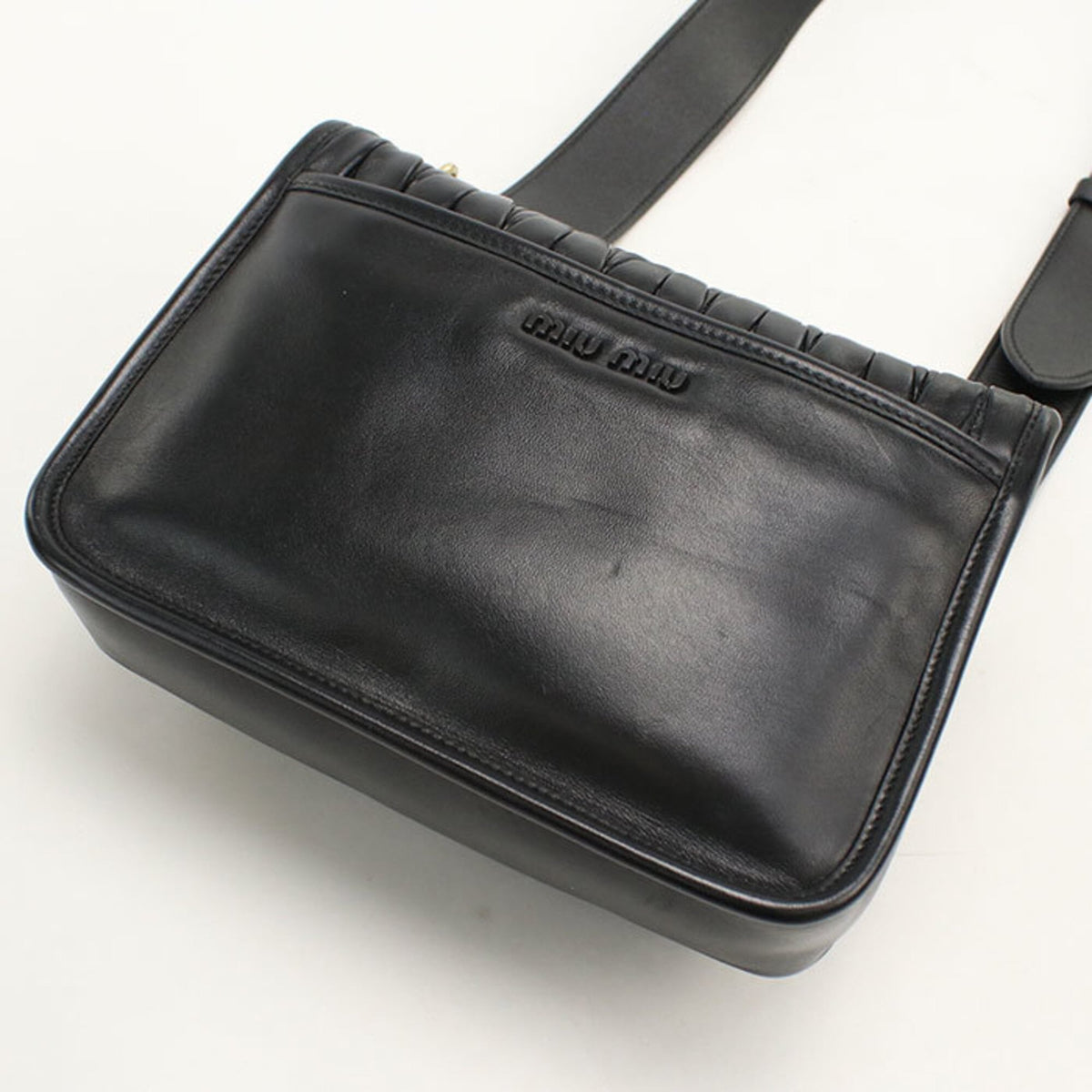 Miu Miu Black Leather Shoulder Bag (Pre-Owned)