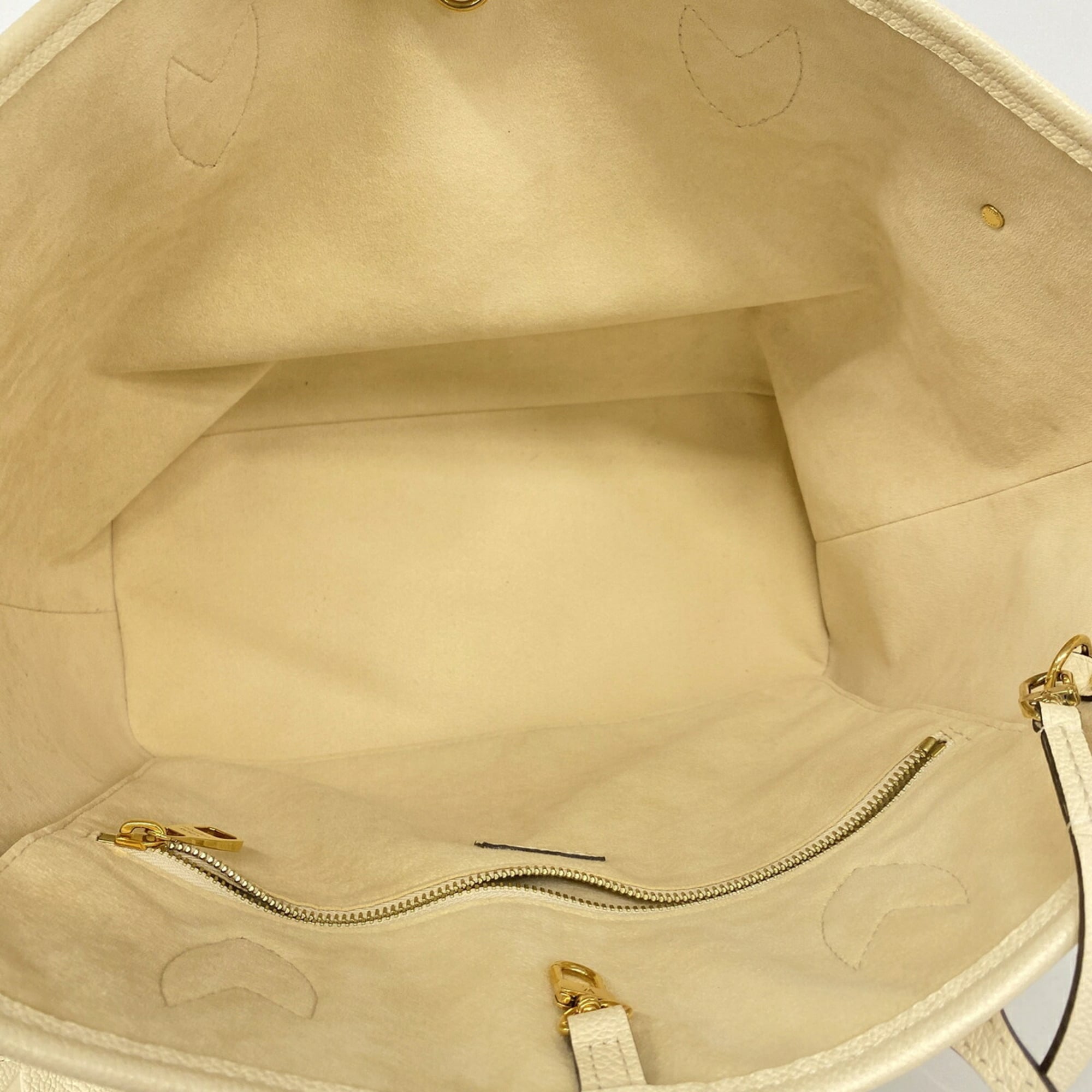 Louis Vuitton Cream Tote Bag (Pre-Owned)