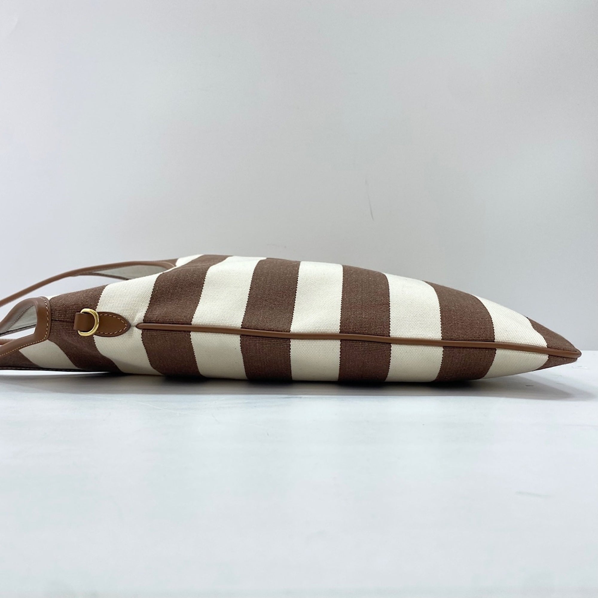 Miu Miu Brown Handbag (Pre-Owned)