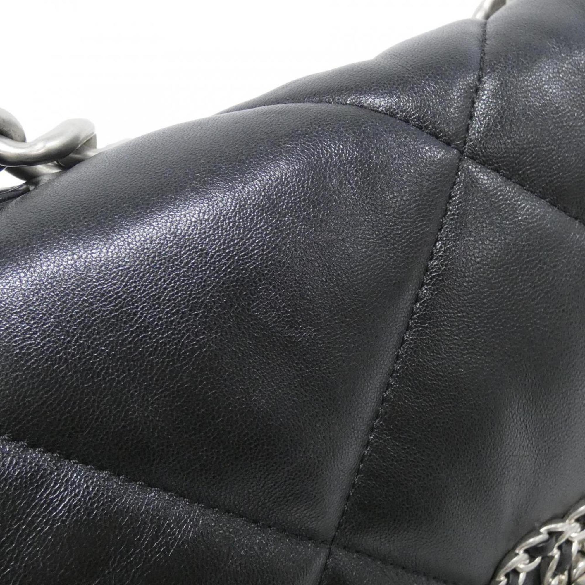 Chanel Black Leather Shoulder Bag (Pre-Owned)