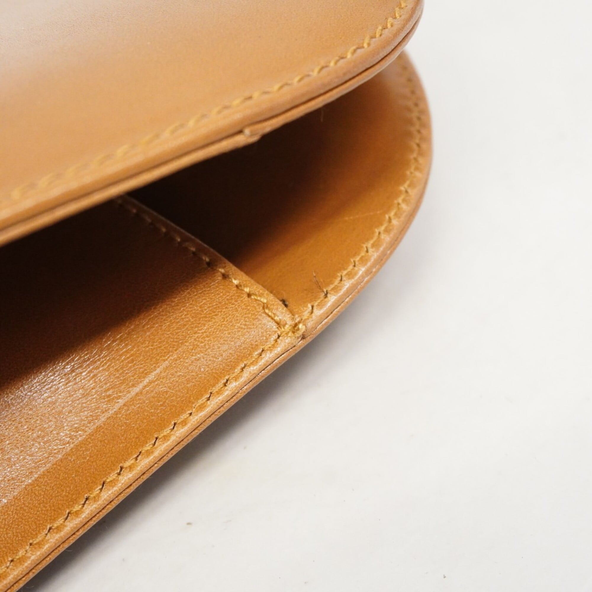 Salvatore Ferragamo Brown Leather Shoulder Bag (Pre-Owned)