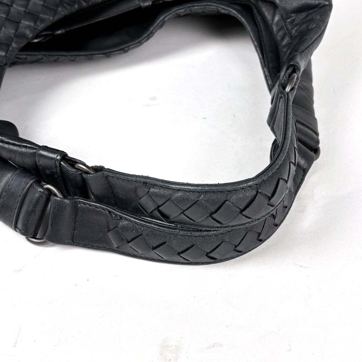 Bottega Veneta Intrecciato Black Leather Shoulder Bag (Pre-Owned)