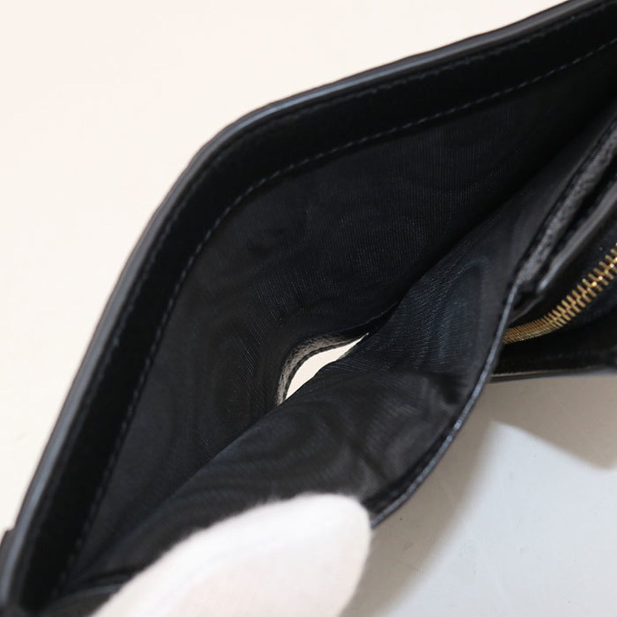 Gucci Black Leather Wallet (Bi-Fold) (Pre-Owned)
