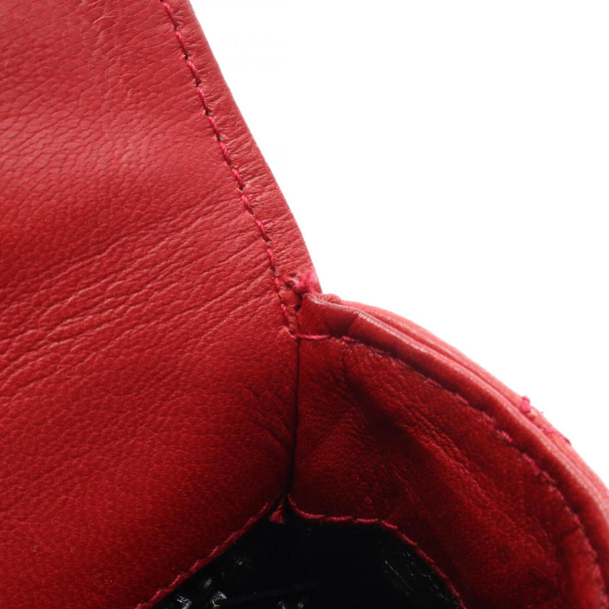 Chanel Red Color Leather Handbag (Pre-Owned)