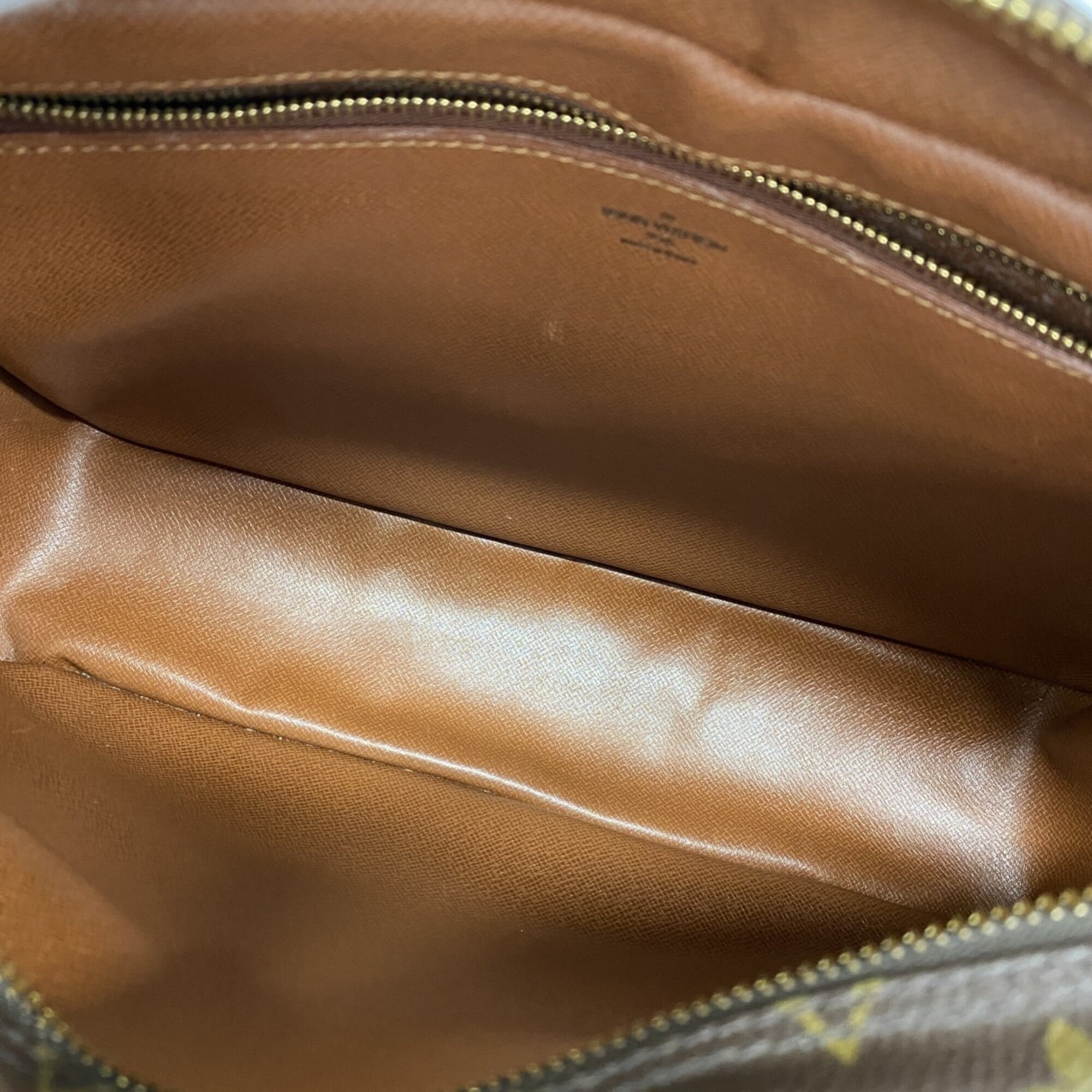 Louis Vuitton Brown Shoulder Bag (Pre-Owned)