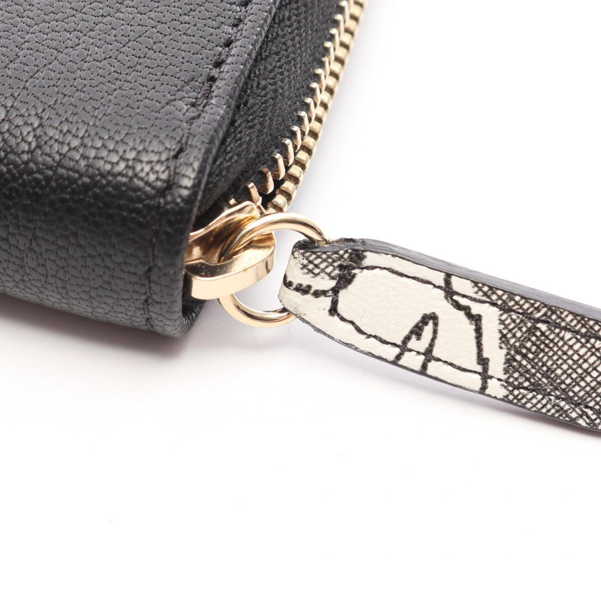Chanel Black Leather Wallet (Bi-Fold) (Pre-Owned)