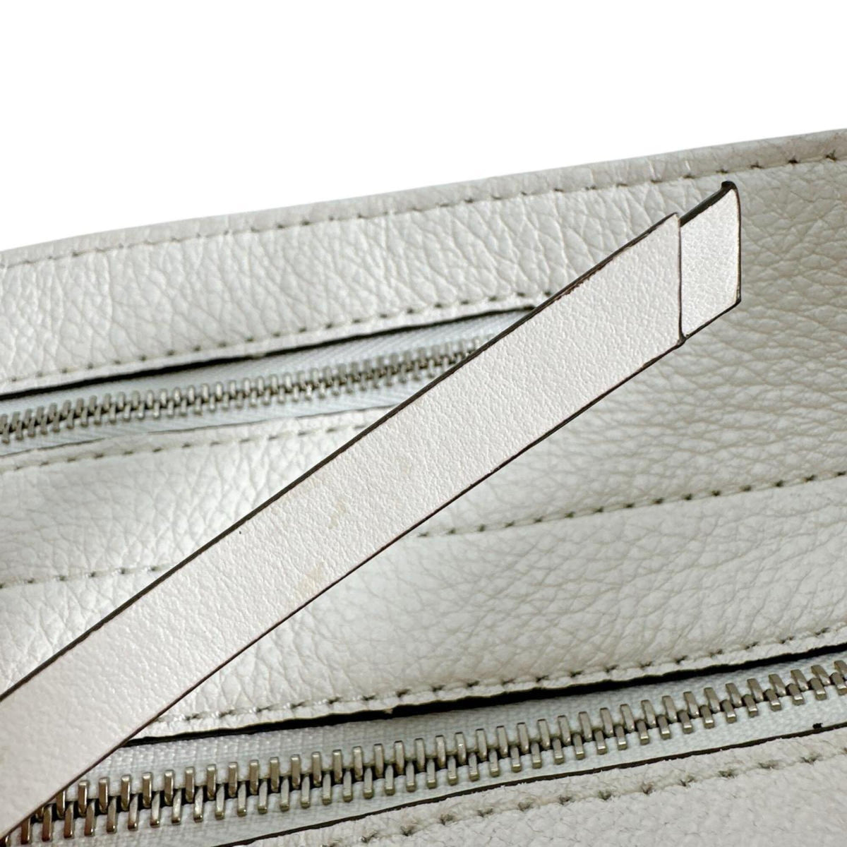 Michael Kors White Leather Handbag Tote Bag (Pre-Owned)