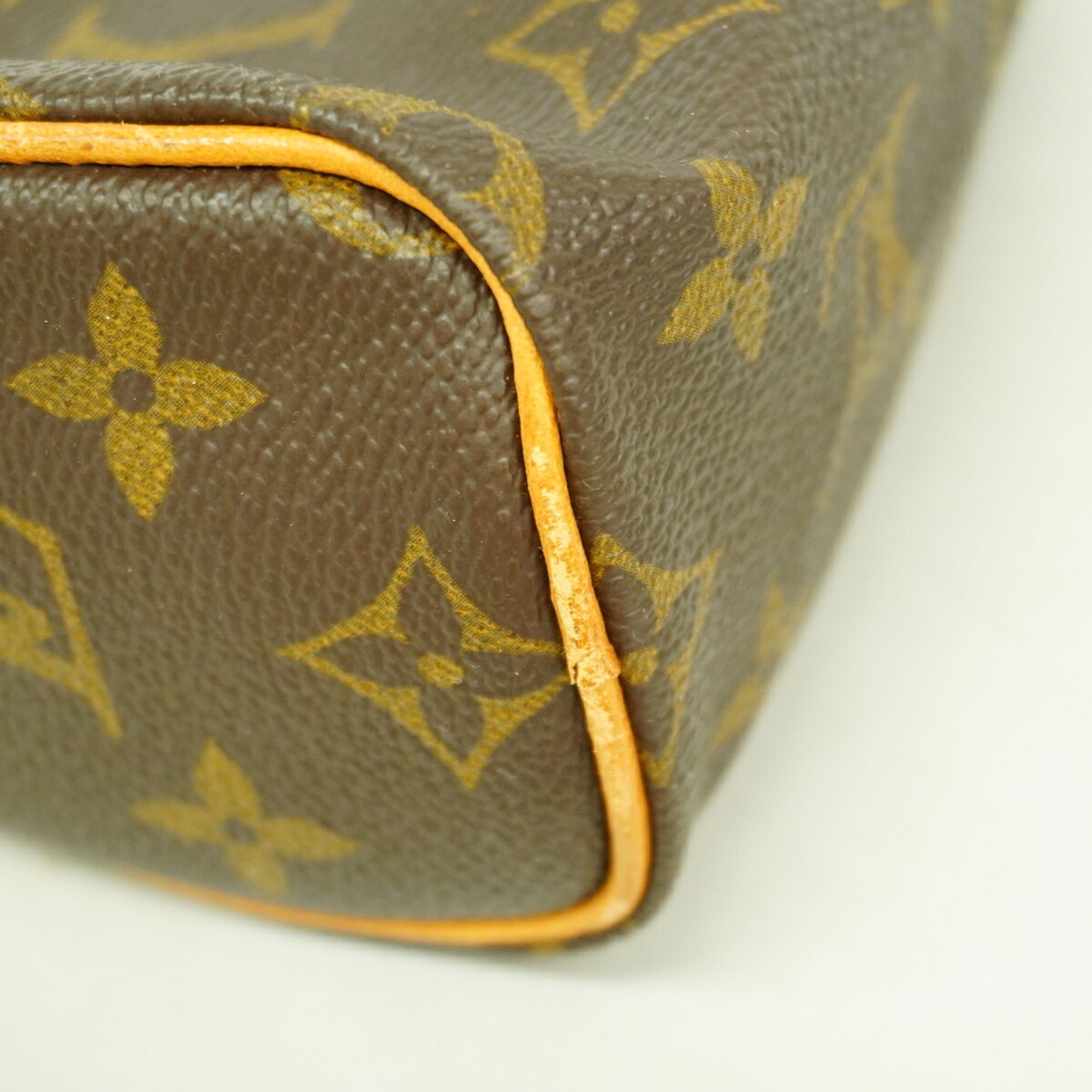 Louis Vuitton Brown Handbag (Pre-Owned)