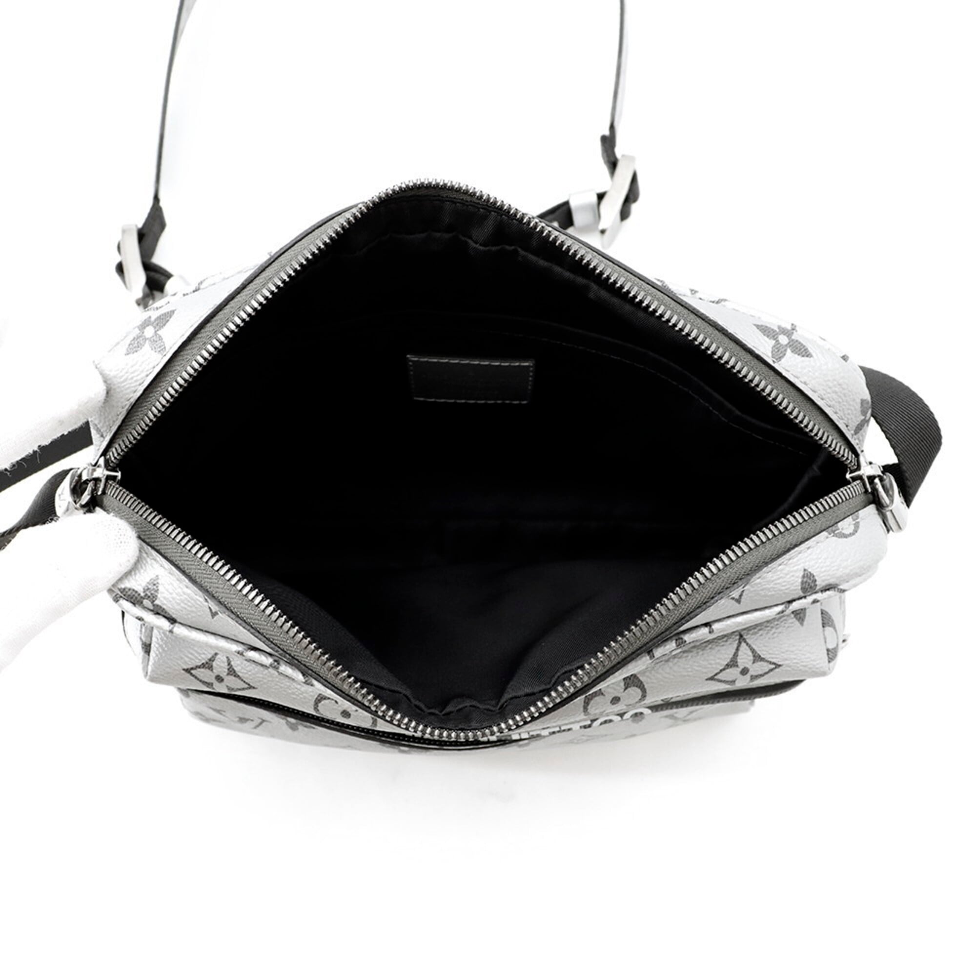 Louis Vuitton Noir Monogram Handbag Shoulder Bag (Pre-Owned)
