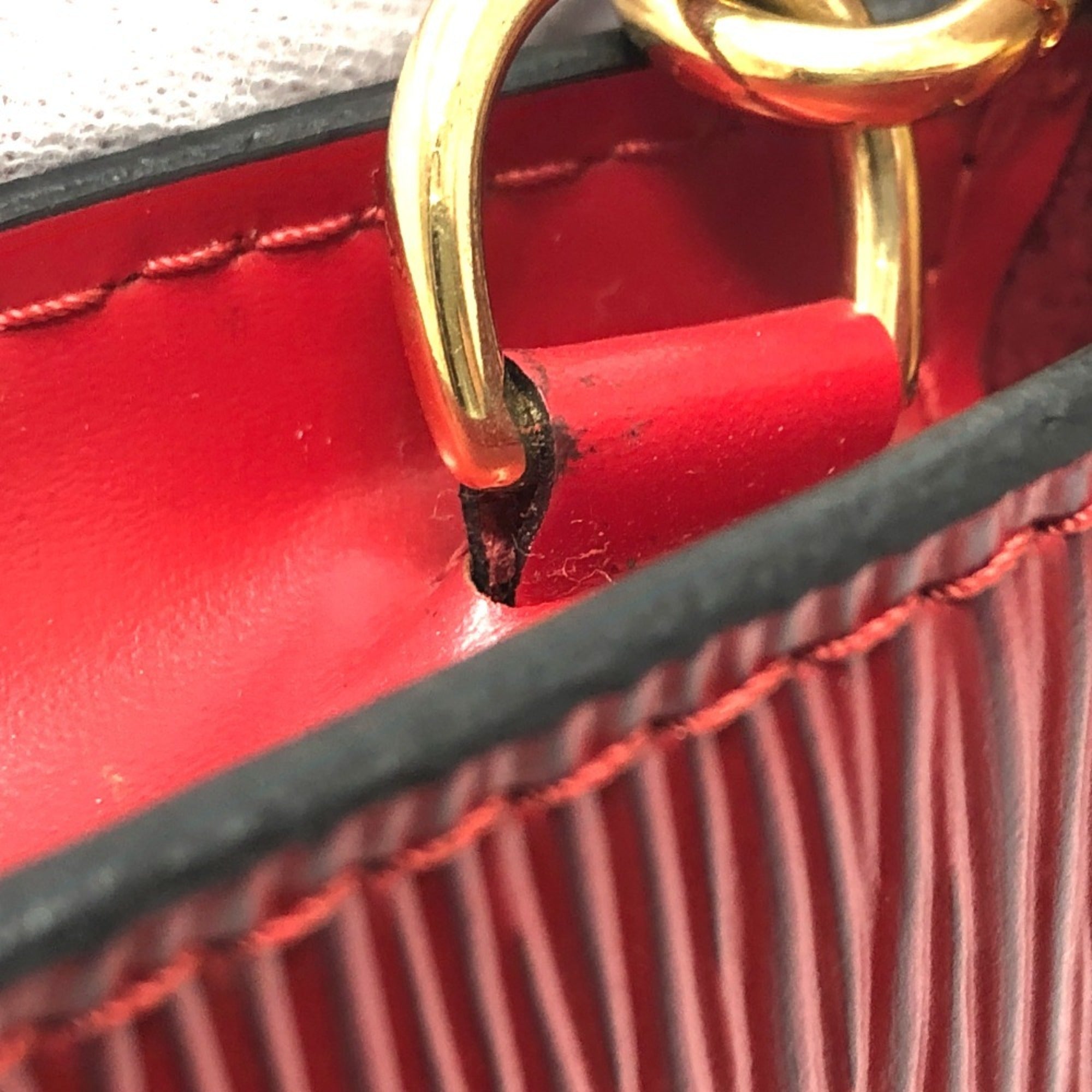 Louis Vuitton Epi Red Color Epi Leather Handbag Pochette Shoulder Bag (Pre-Owned)