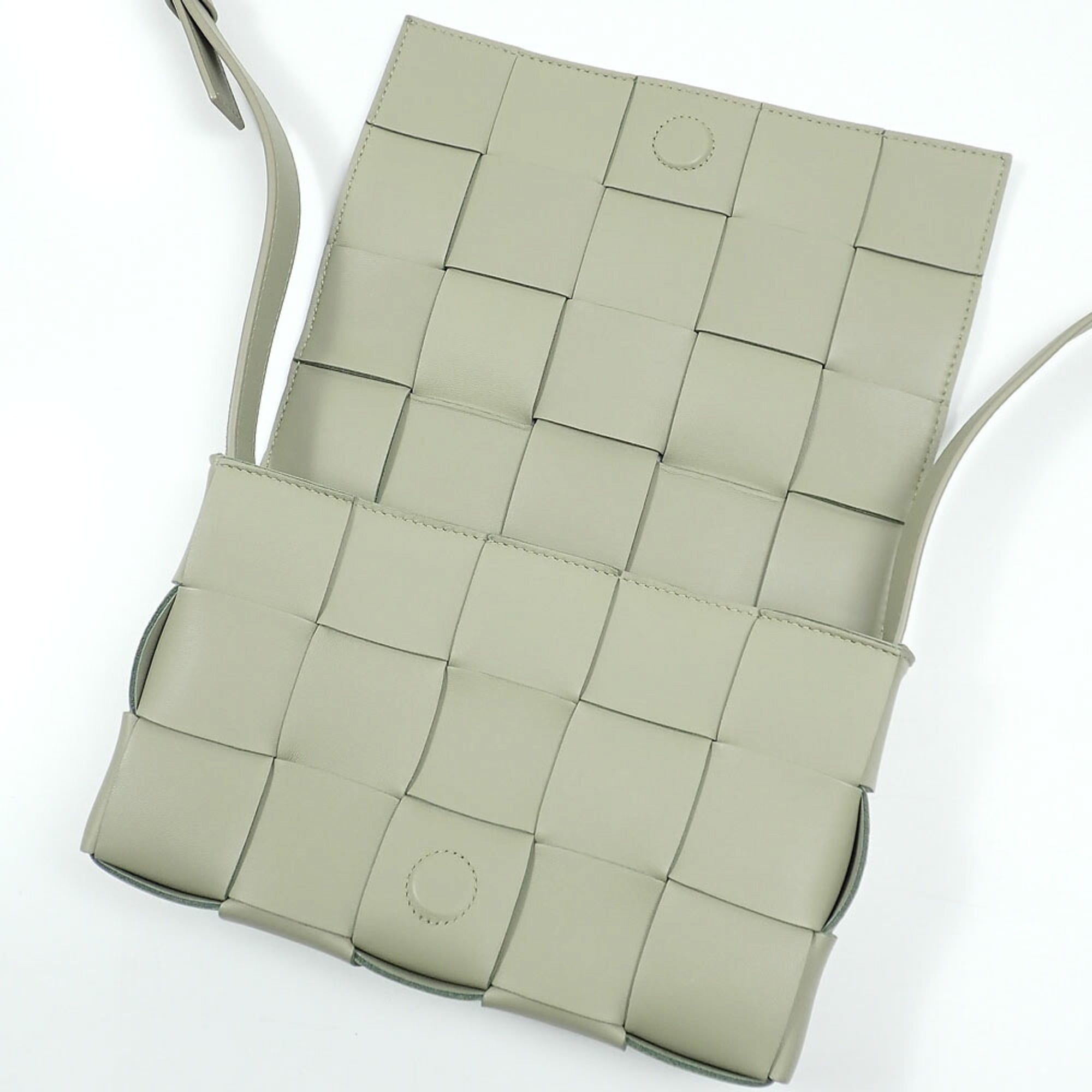 Bottega Veneta Gray Leather Shoulder Bag (Pre-Owned)