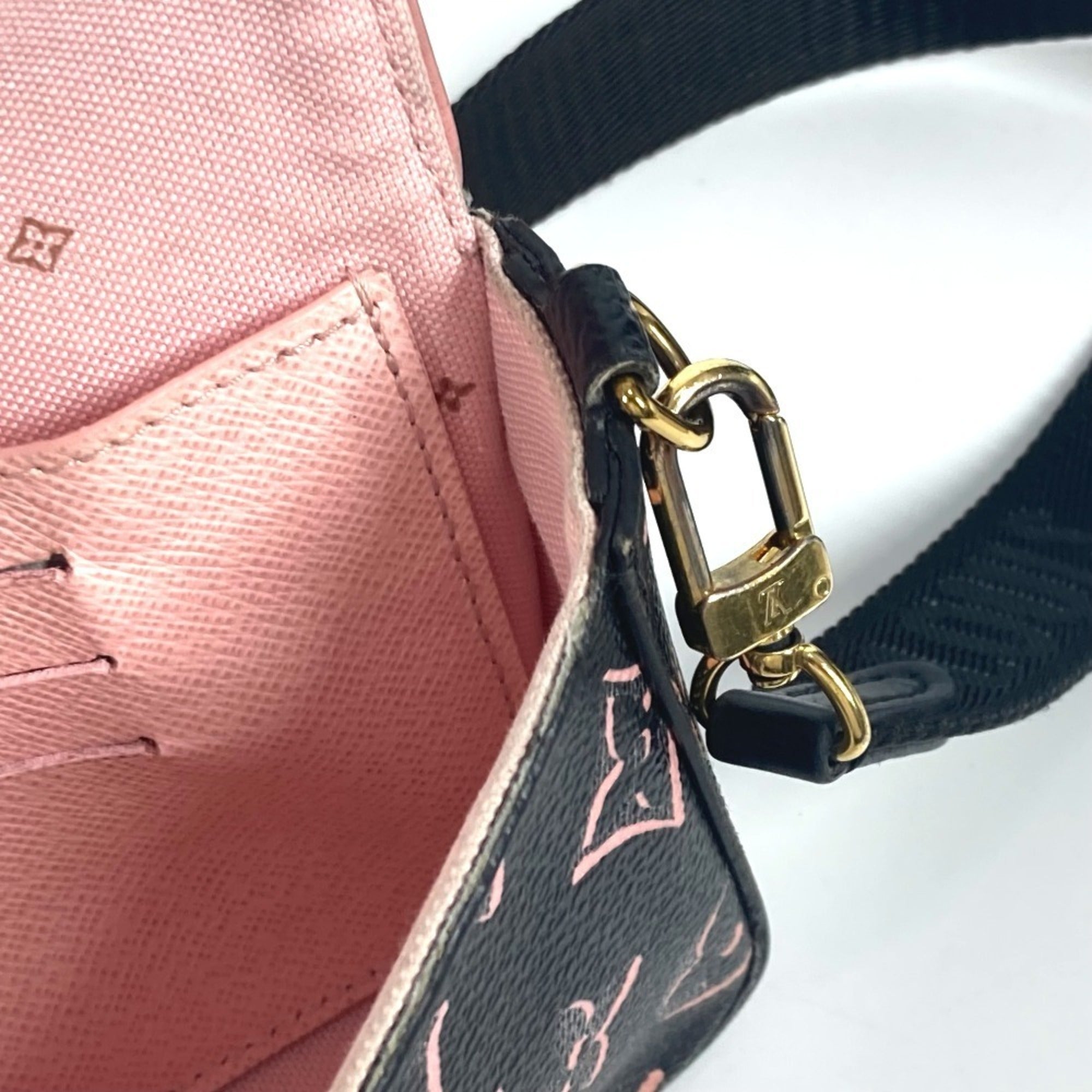 Louis Vuitton Black Pink Coated Canvas Pochette Shoulder Bag (Pre-Owned)