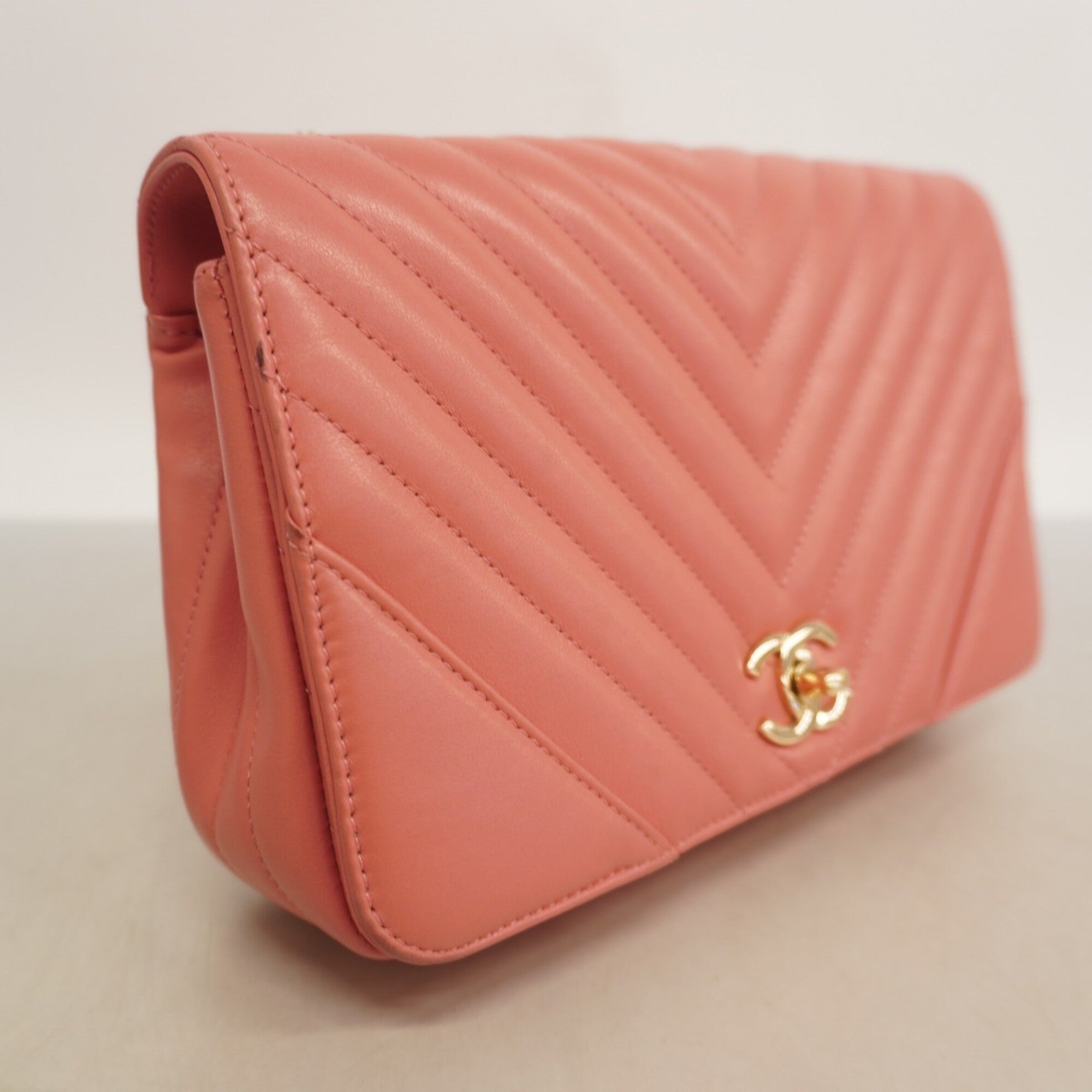 Chanel Pink Leather Shoulder Bag (Pre-Owned)