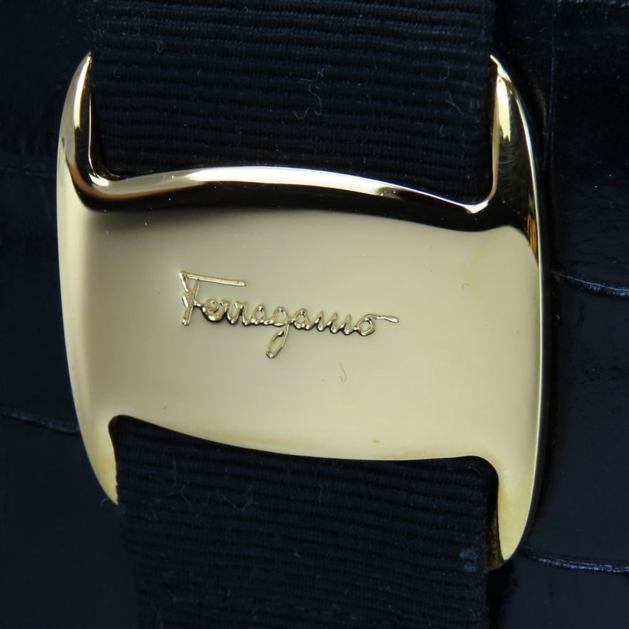 Salvatore Ferragamo Vara Black Leather Wallet (Bi-Fold) (Pre-Owned)