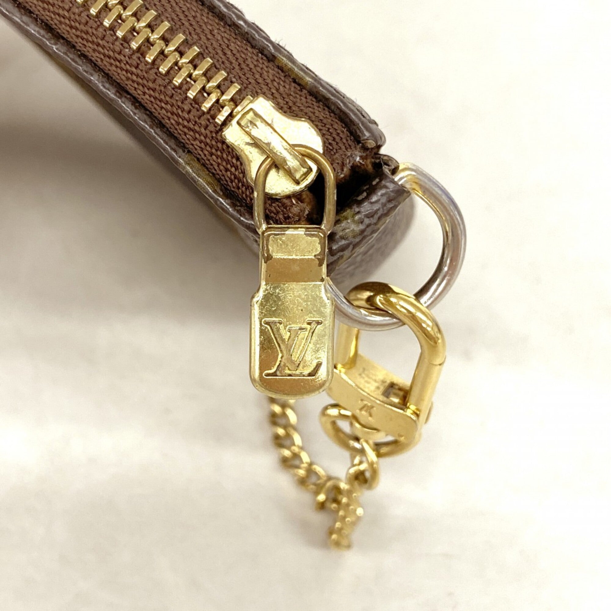 Louis Vuitton Brown Pouch (Pre-Owned)