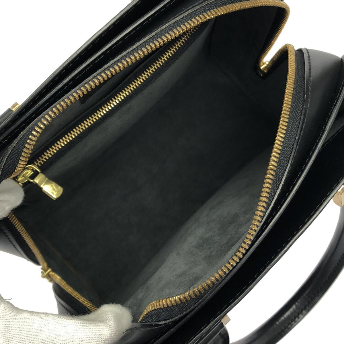 Louis Vuitton Black Leather Handbag (Pre-Owned)