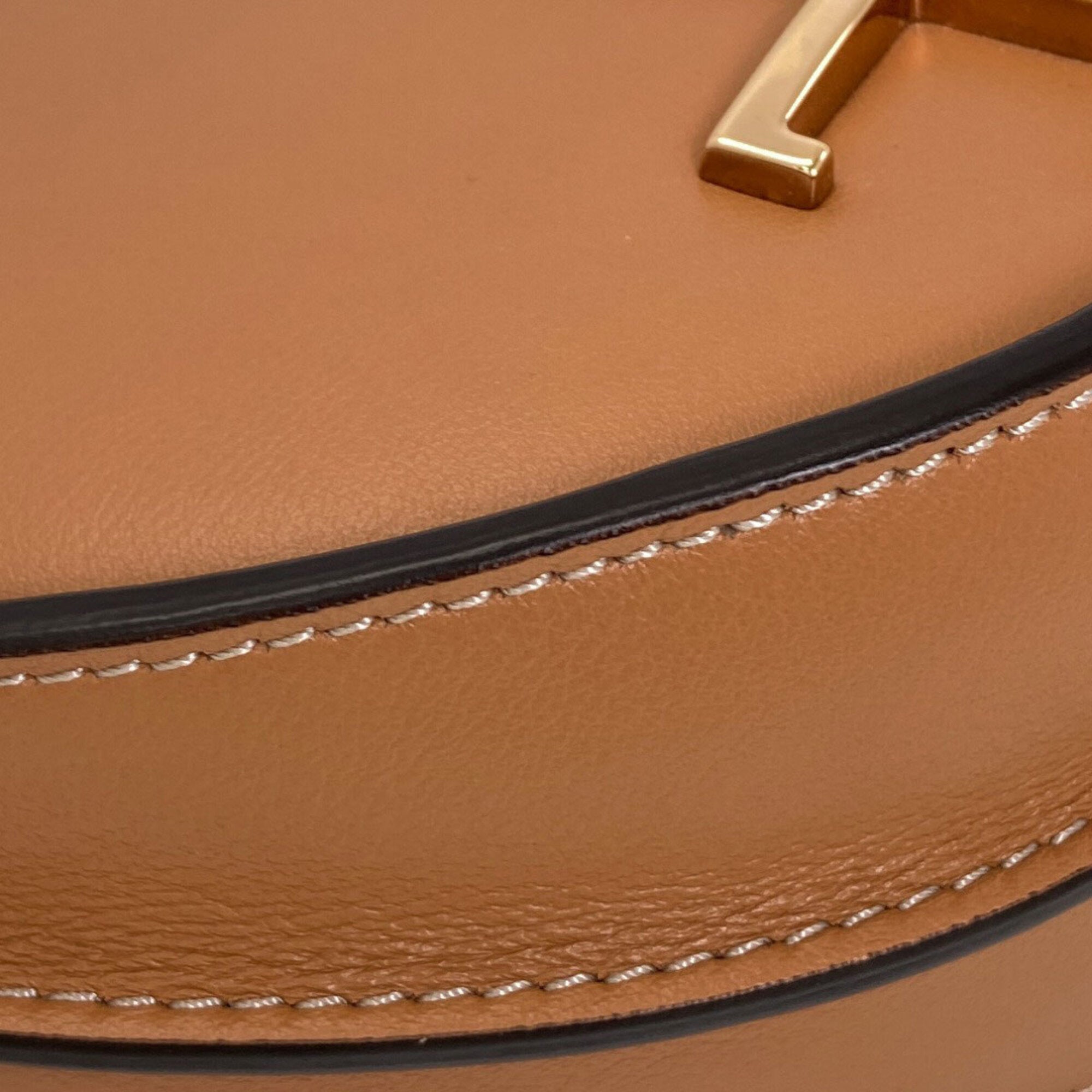 Tod's Brown Leather Handbag (Pre-Owned)