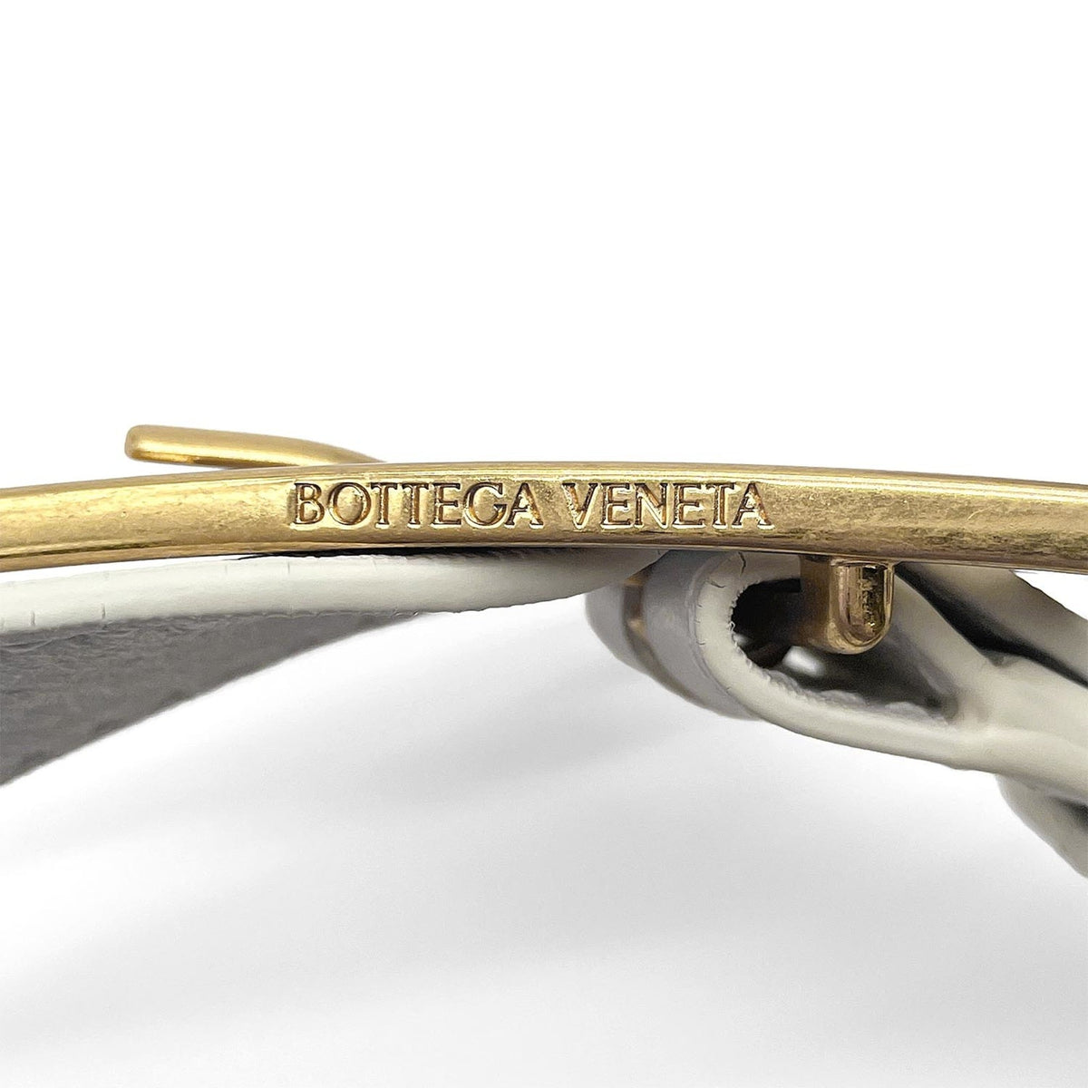 Bottega Veneta Gold White Leather Shoulder Bag (Pre-Owned)