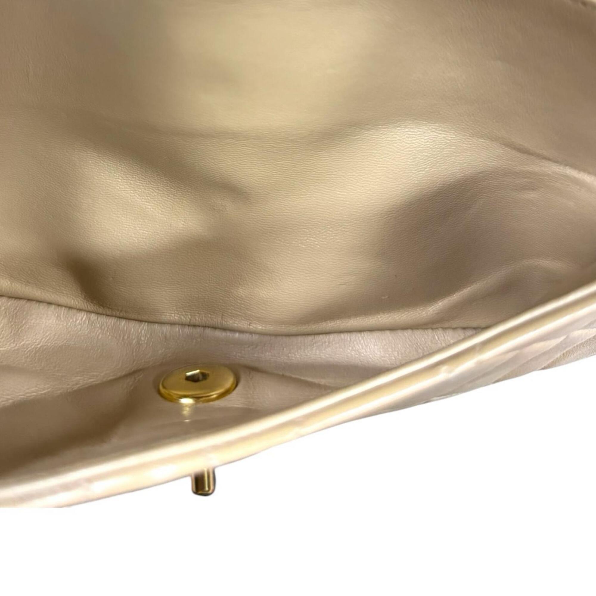 Chanel Beige Leather Shoulder Bag (Pre-Owned)