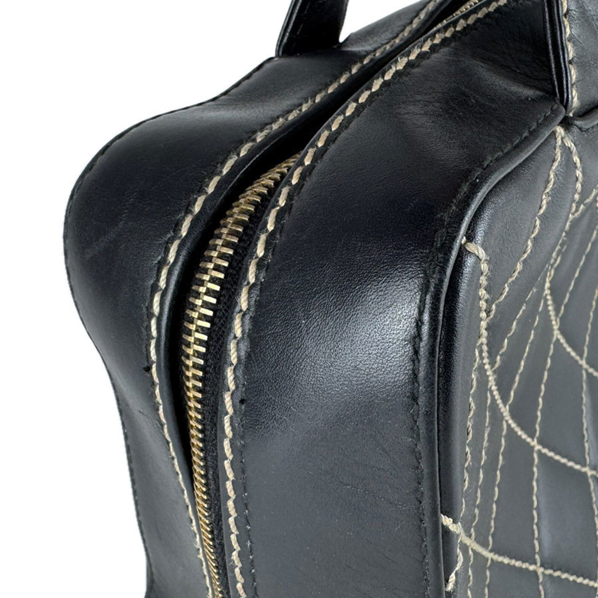 Chanel Black Leather Handbag (Pre-Owned)
