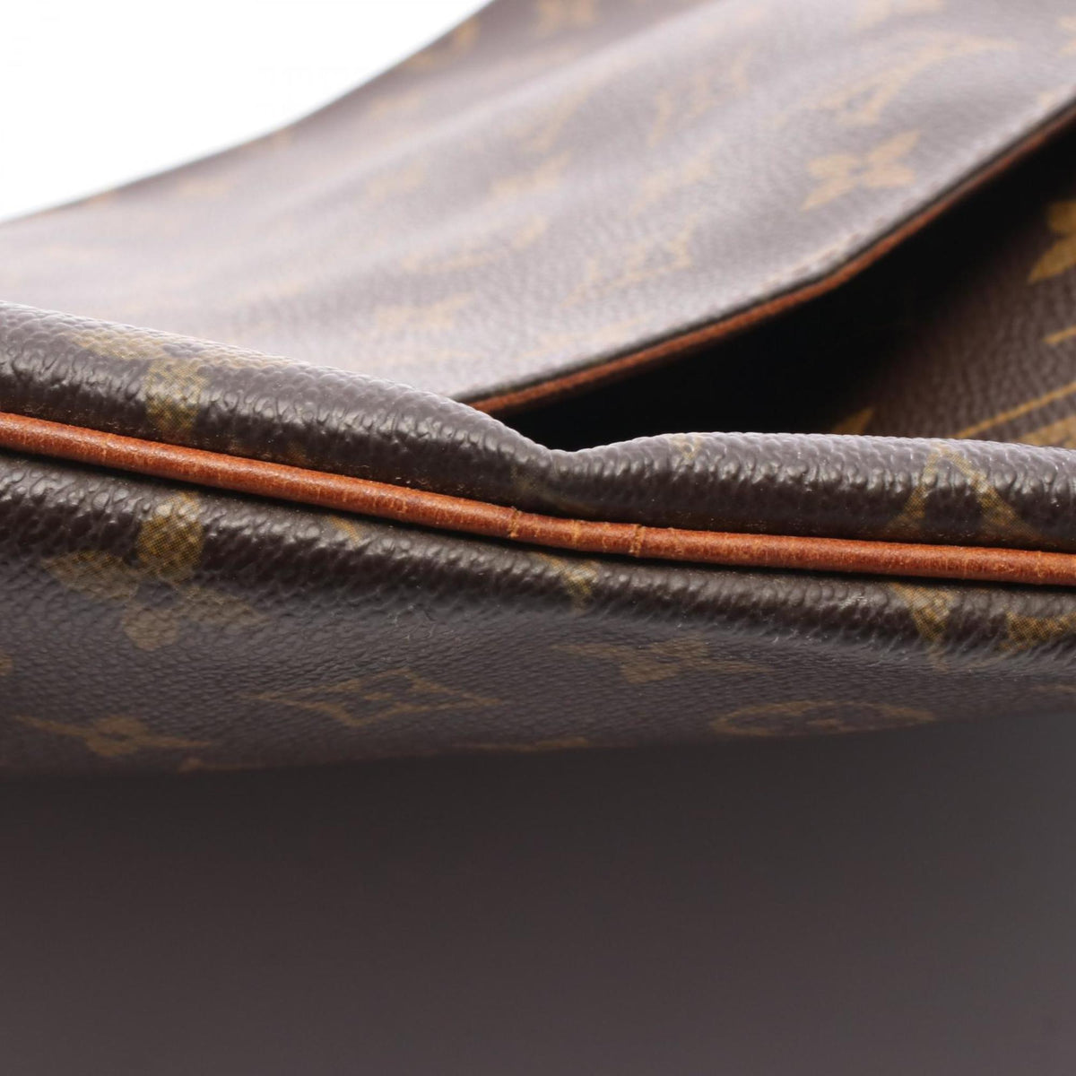 Louis Vuitton Brown Monogram Leather Shoulder Bag (Pre-Owned)