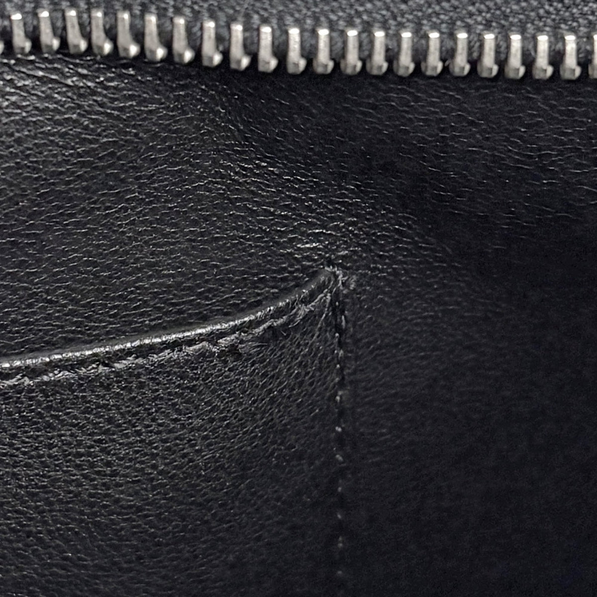 Chanel Black Grained Calfskin Tote Bag (Pre-Owned)
