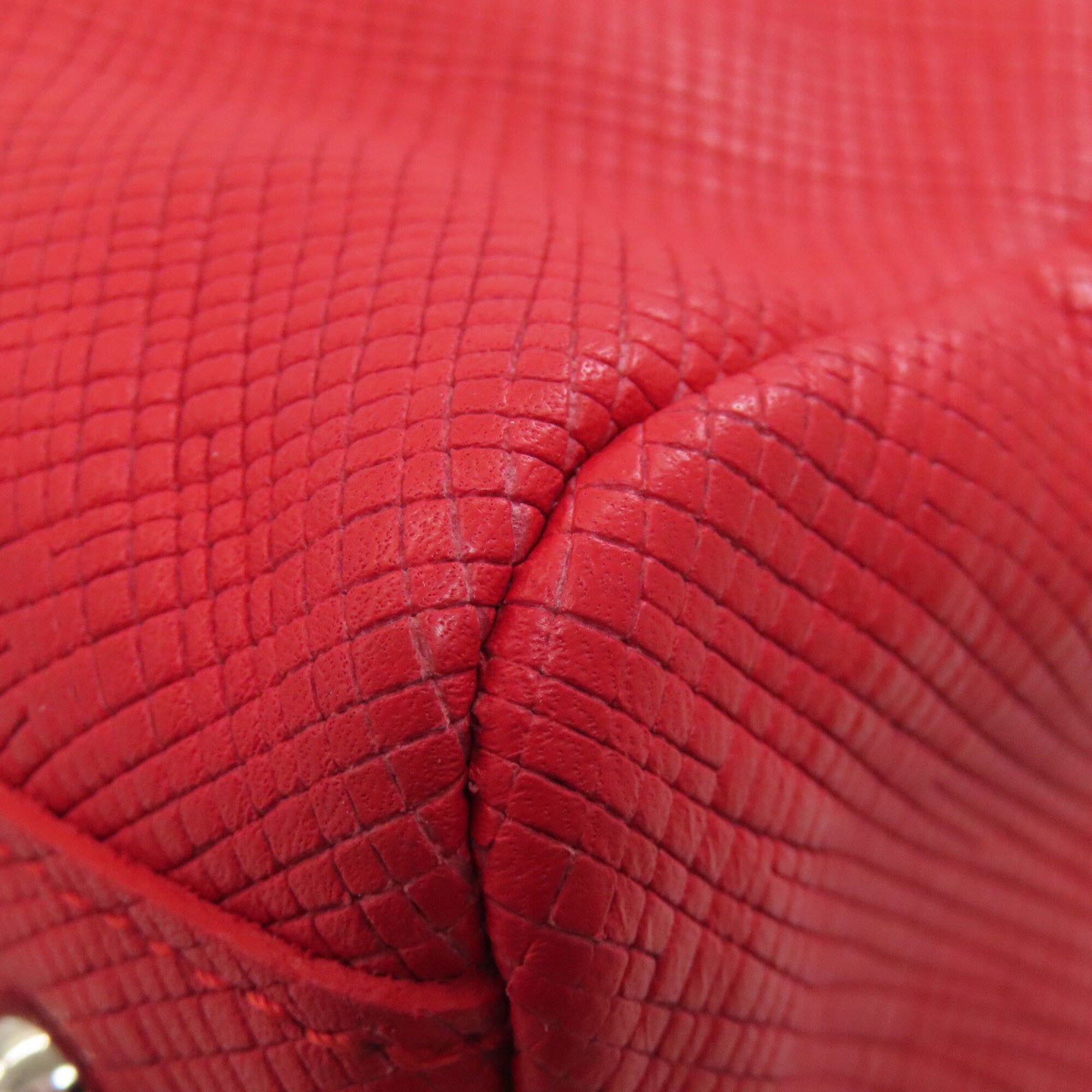Longchamp Red Color Leather Handbag (Pre-Owned)
