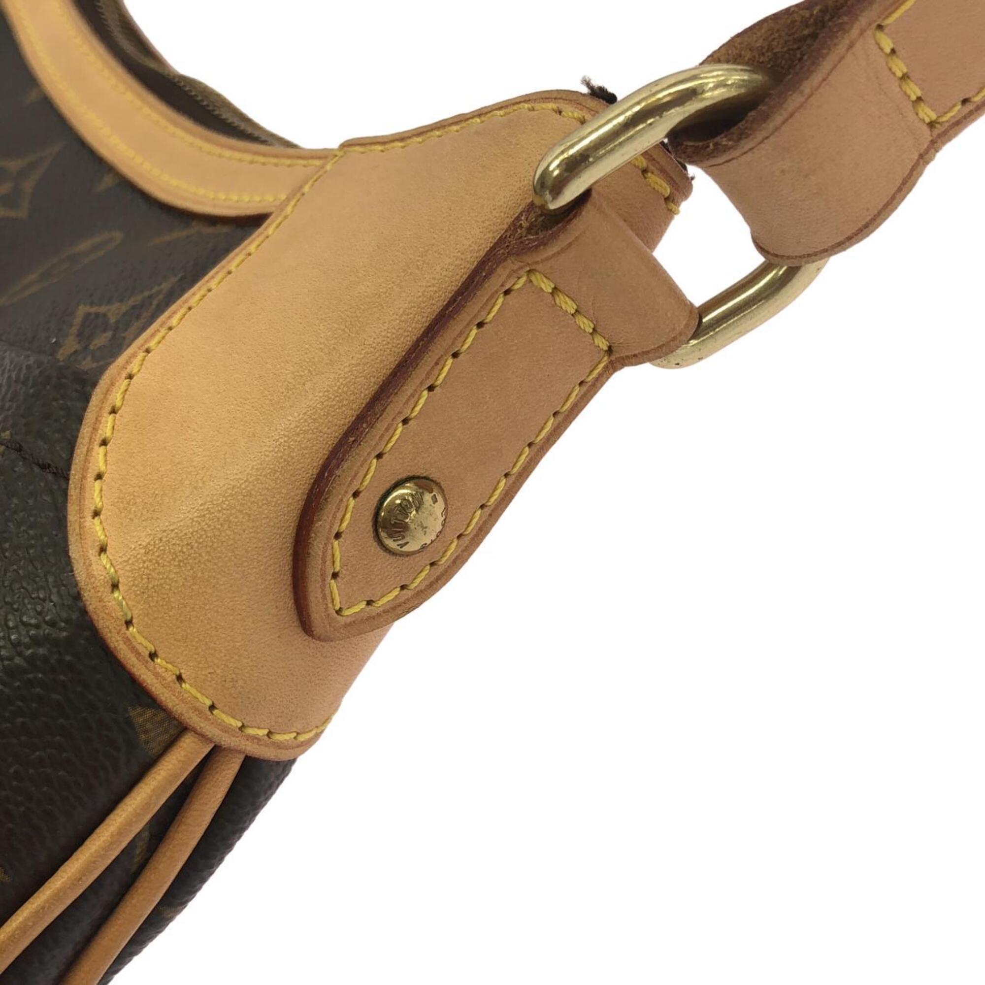 Louis Vuitton Marron Coated Canvas Shoulder Bag (Pre-Owned)