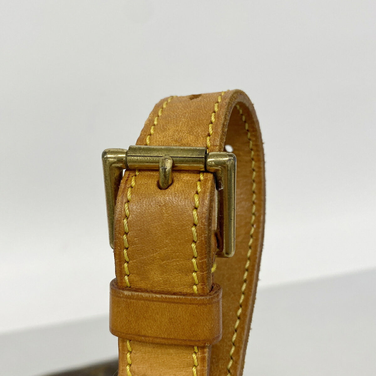 Louis Vuitton Brown Shoulder Bag (Pre-Owned)